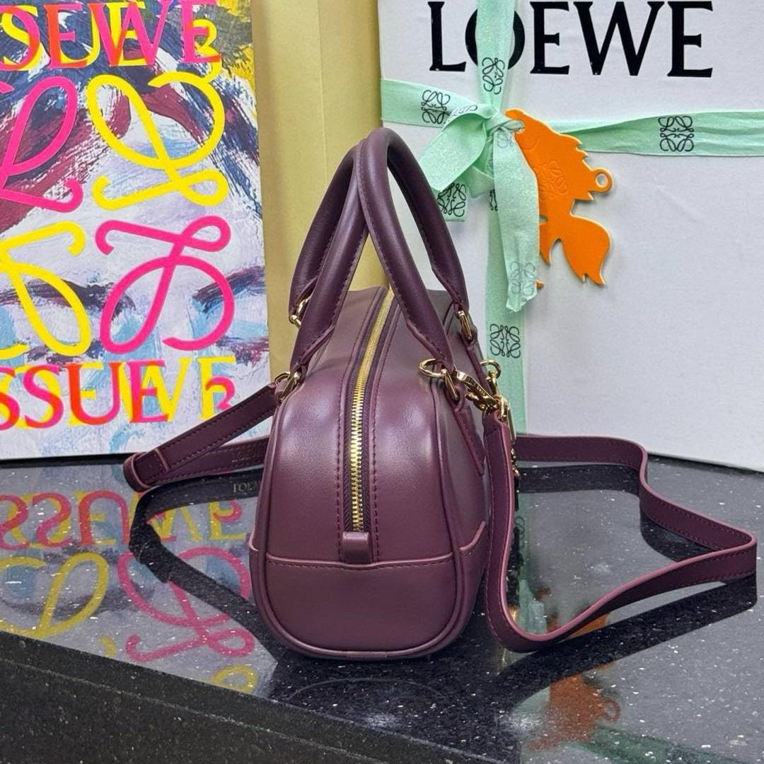 高仿Loewe*Amazona系列7240橫版手提包酒紅色免檢版