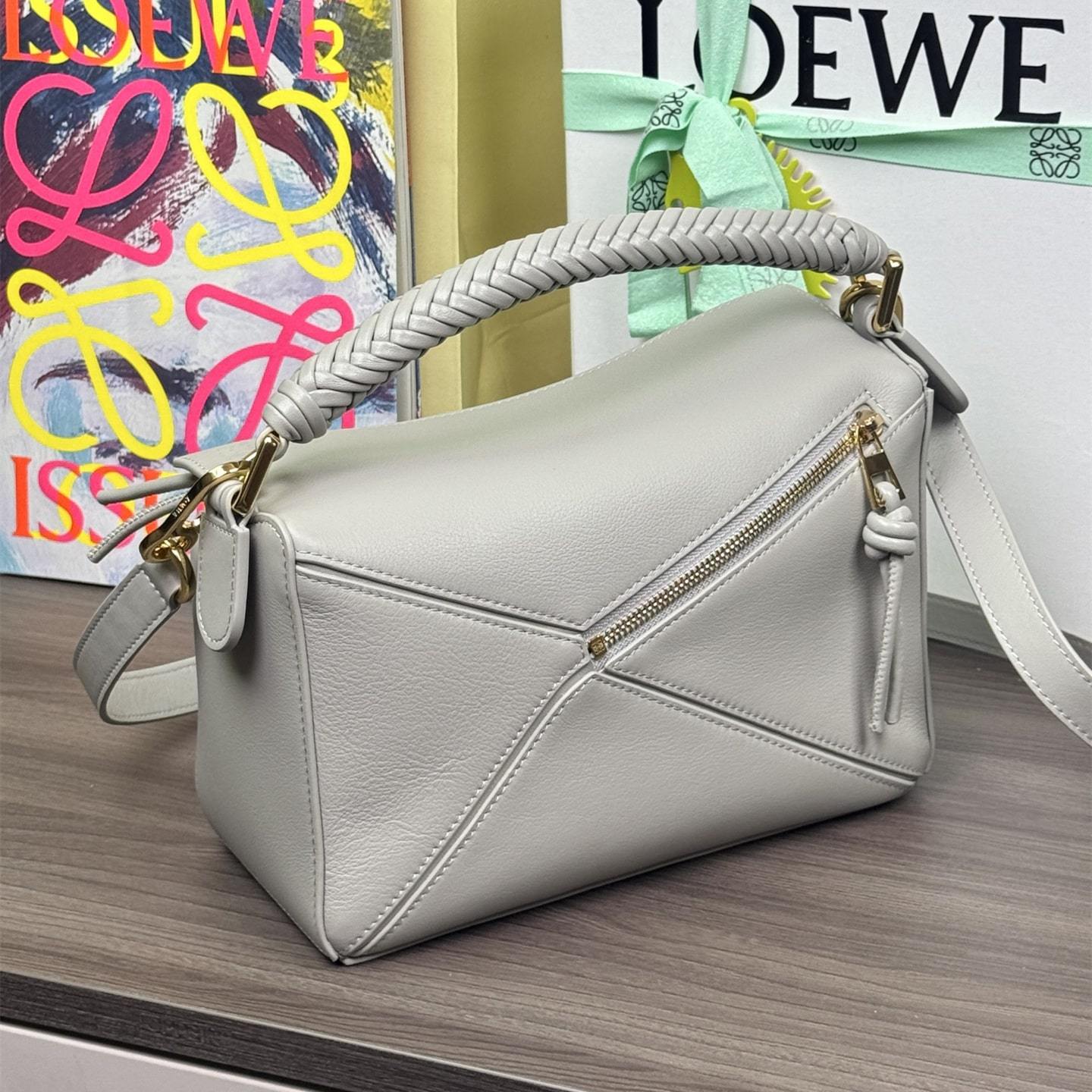 高仿Loewe*Puzzle系列6579小牛皮單肩包貝殼灰小號免檢版