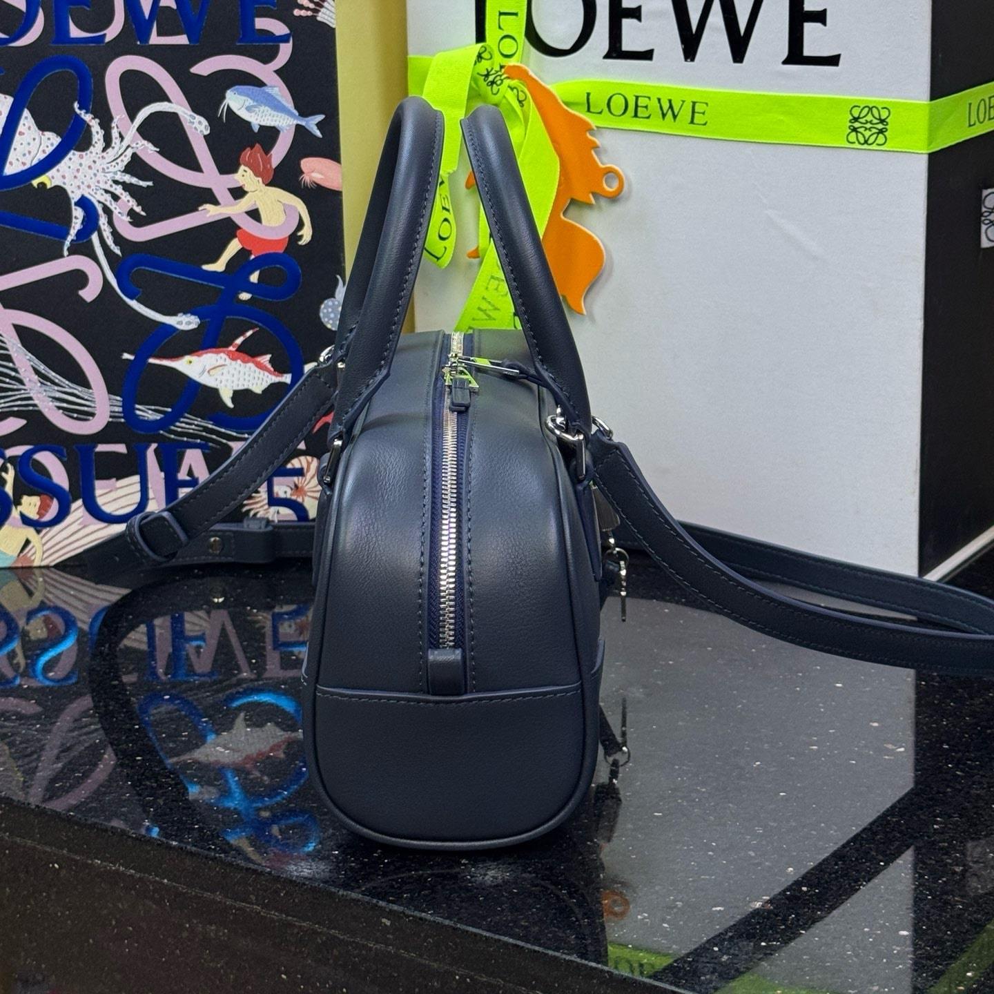高仿Loewe*Amazona系列5544橫版手提包海軍藍免檢版