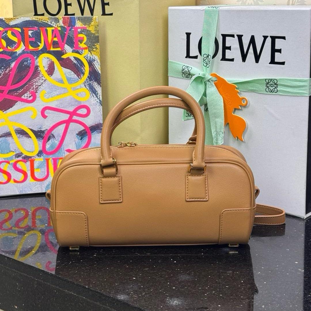 高仿Loewe*Amazona系列2586橫版手提包沙漠黃免檢版