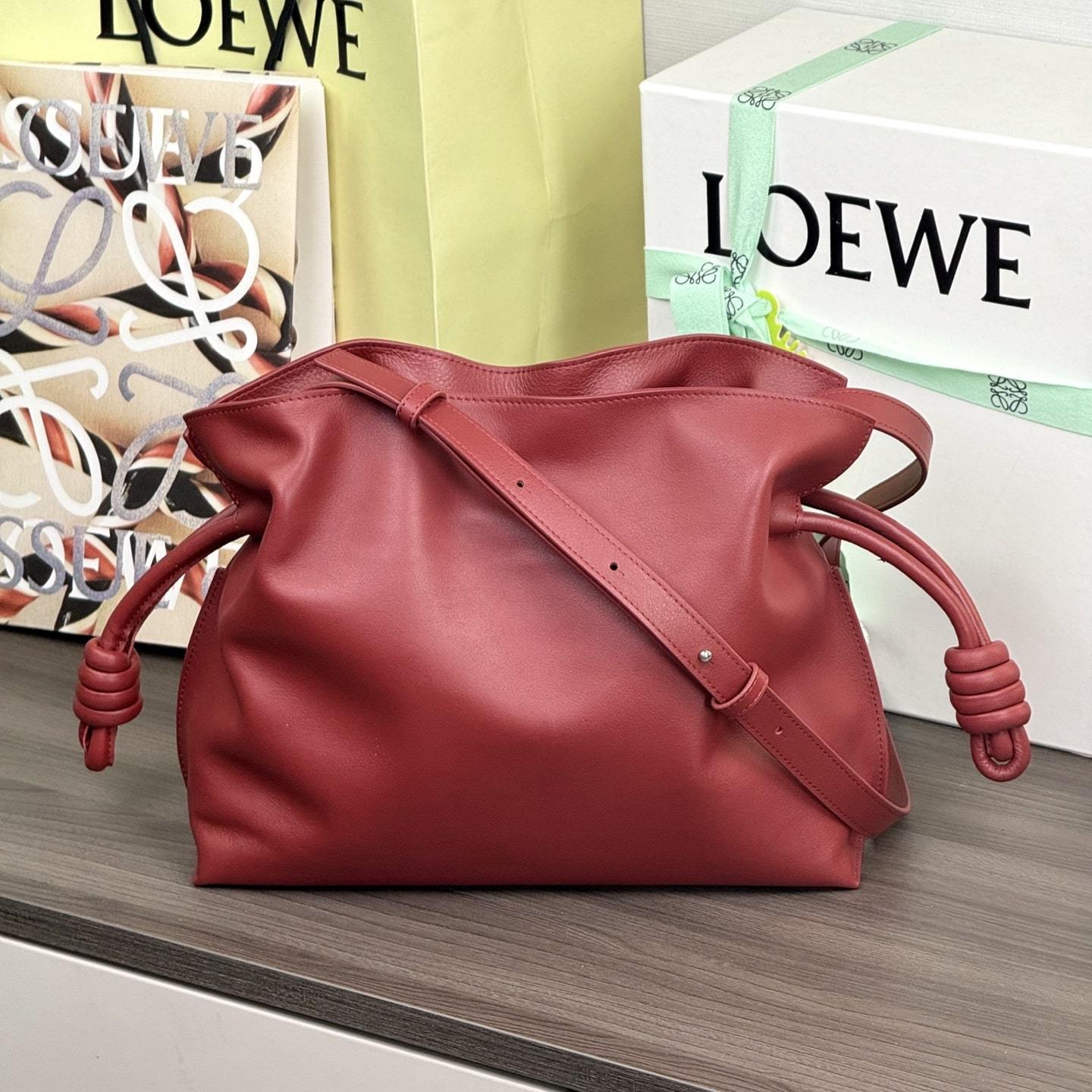 高仿Loewe*Flamenco系列7885小牛皮手拎袋紅色中號免檢版