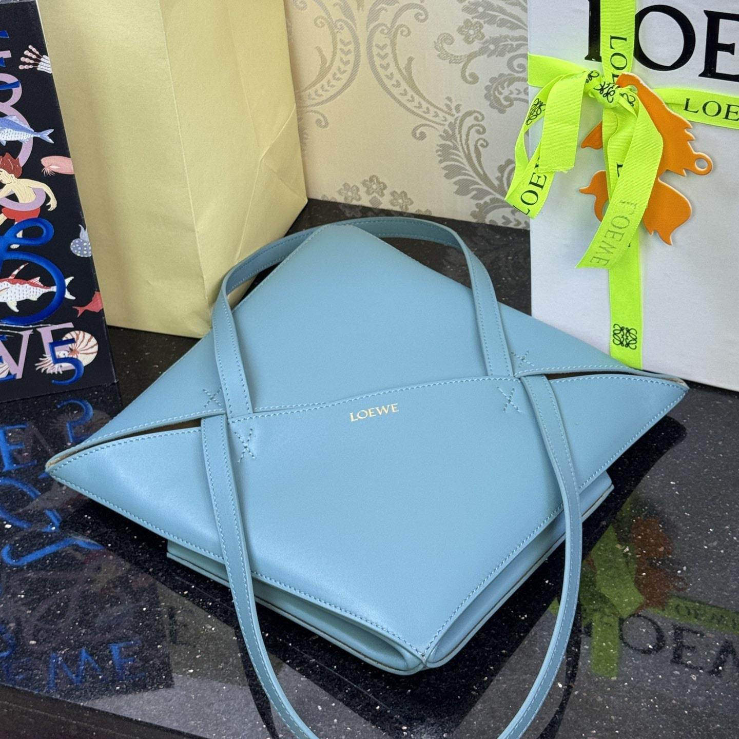 高仿Loewe*Fold系列4512小牛皮Tote手袋水色中號免檢版