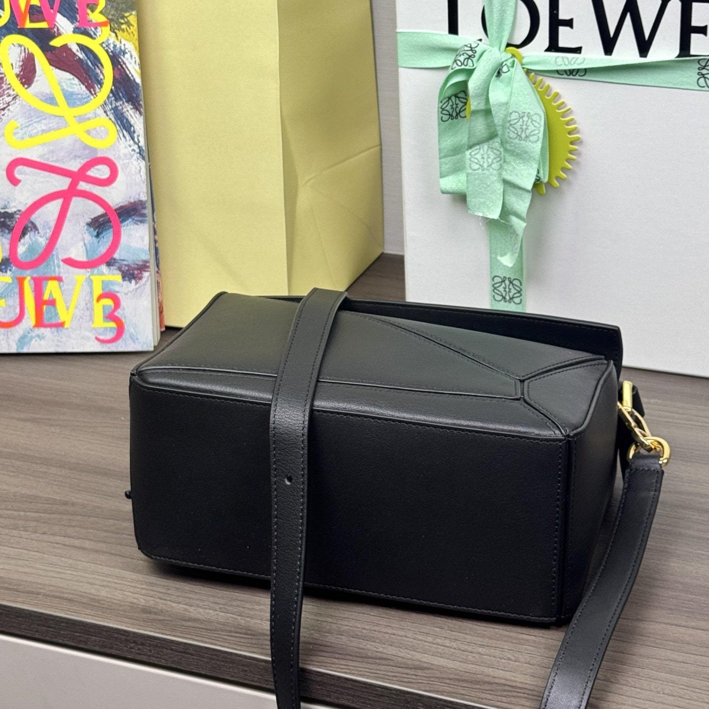 高仿Loewe*Puzzle系列1100小牛皮單肩包黑色小號免檢版