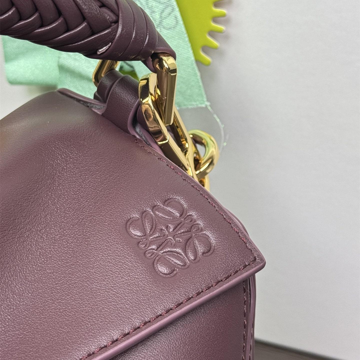 高仿Loewe*Puzzle系列7240小牛皮單肩包酒紅色小號免檢版