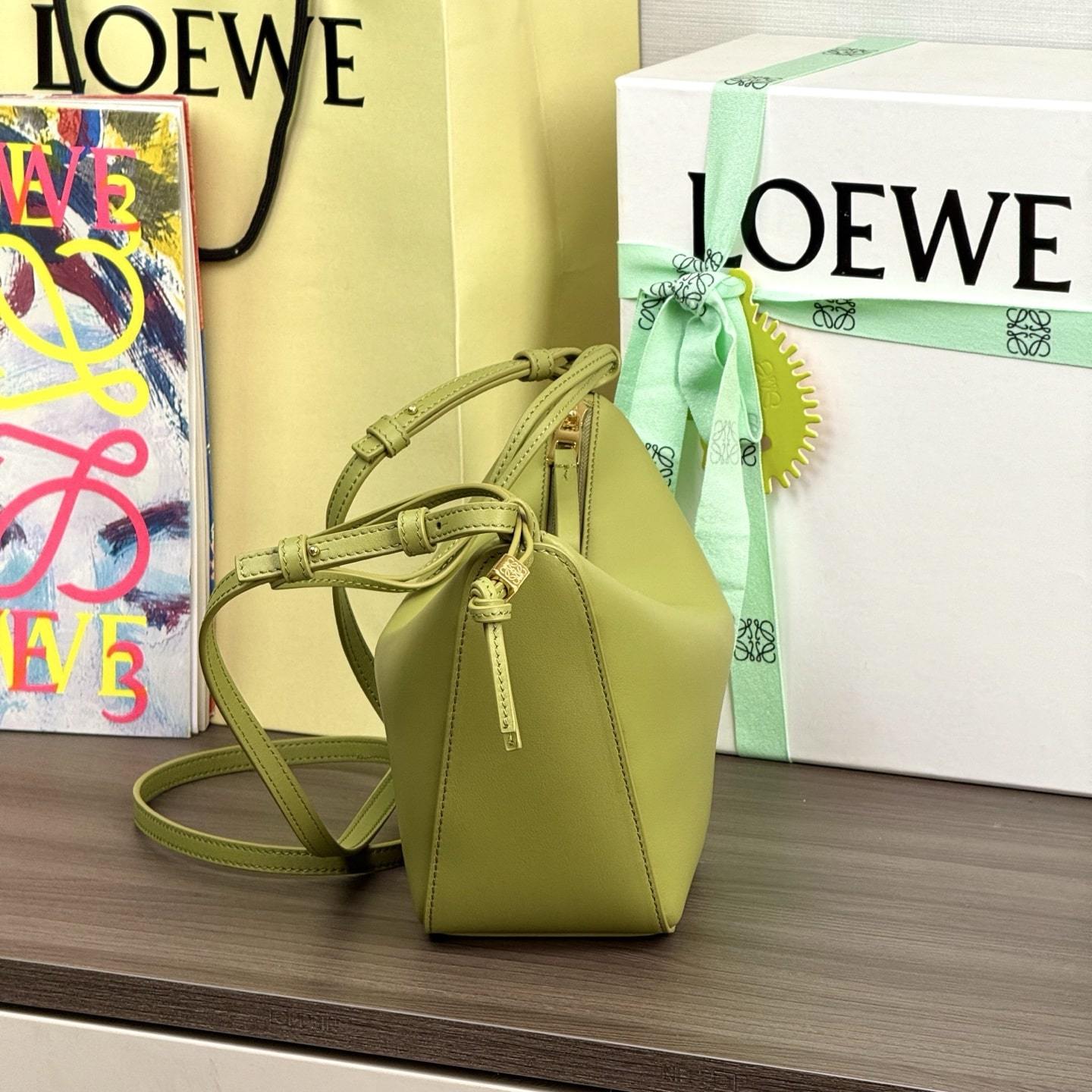 高仿Loewe*Hobo系列4221單肩斜挎包淺苔綠Mini免檢版