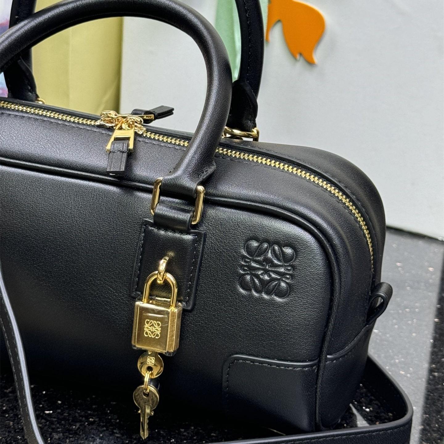 高仿Loewe*Amazona系列1100橫版手提包黑色免檢版