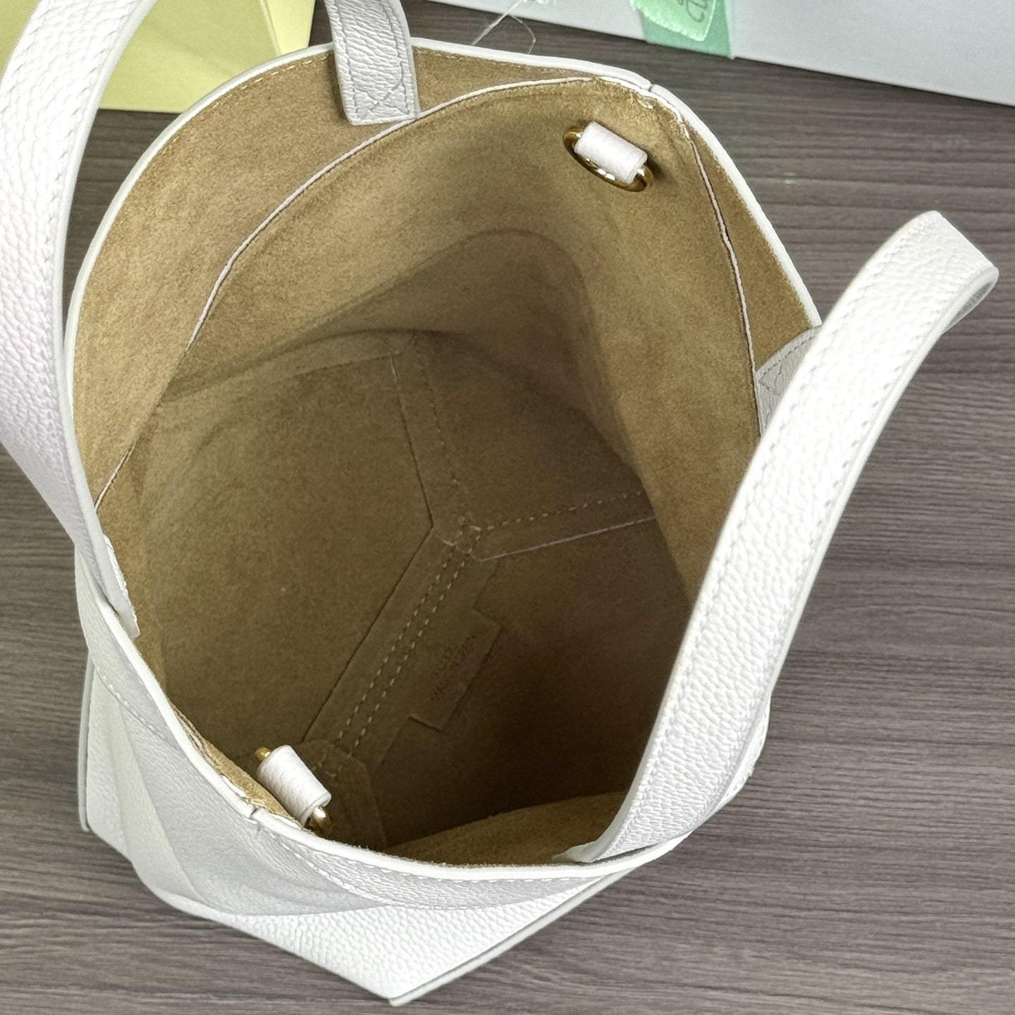 高仿Loewe*Fold系列1769小牛皮Tote手袋米灰色小號免檢版