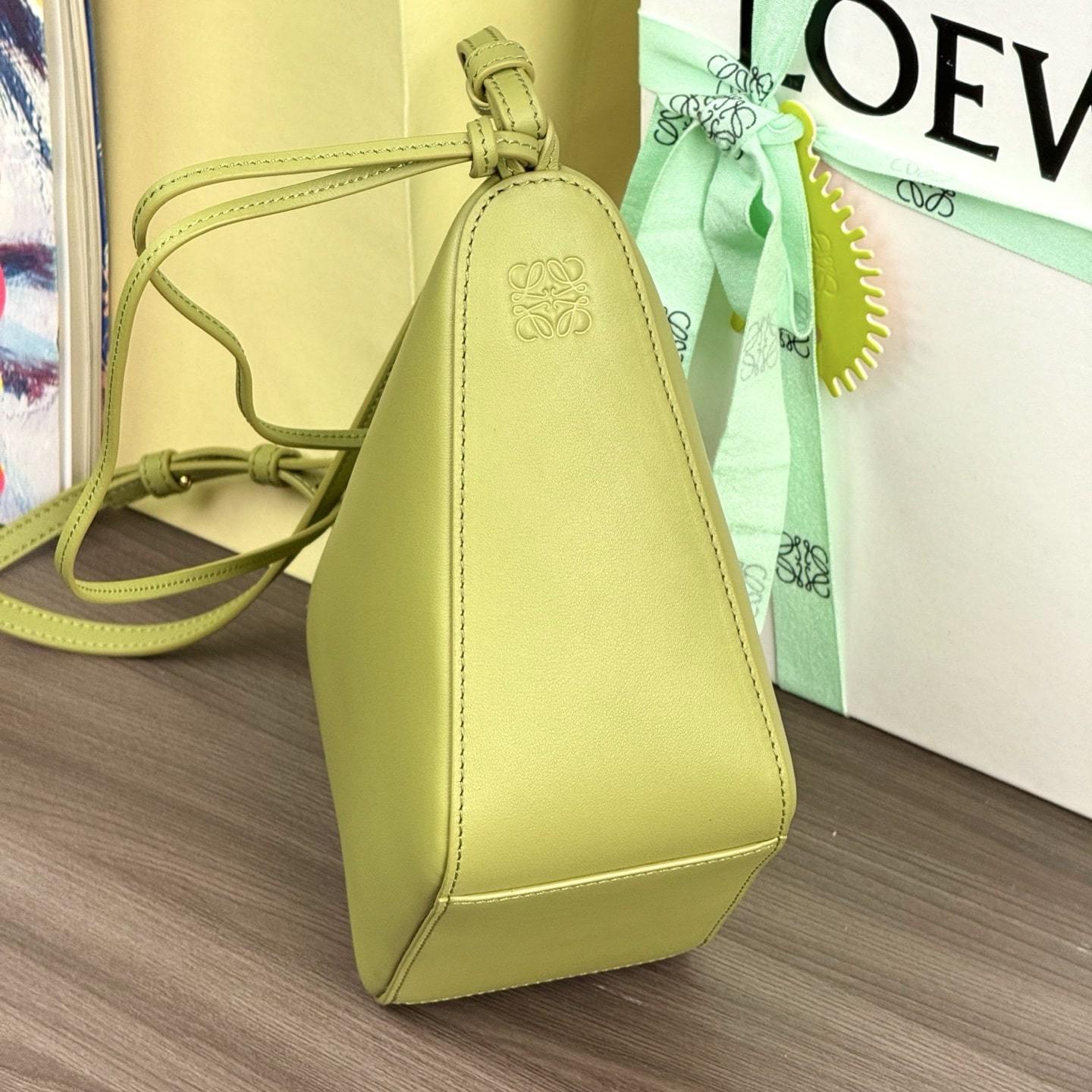 高仿Loewe*Hobo系列4221單肩斜挎包淺苔綠Mini免檢版