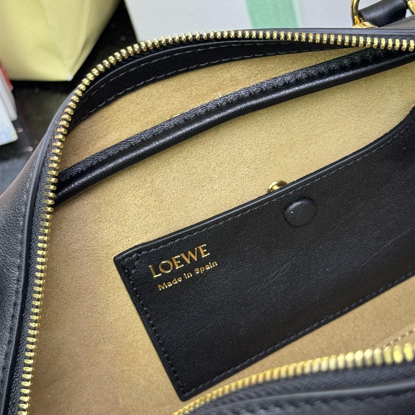 高仿Loewe*Amazona系列1100橫版手提包黑色免檢版
