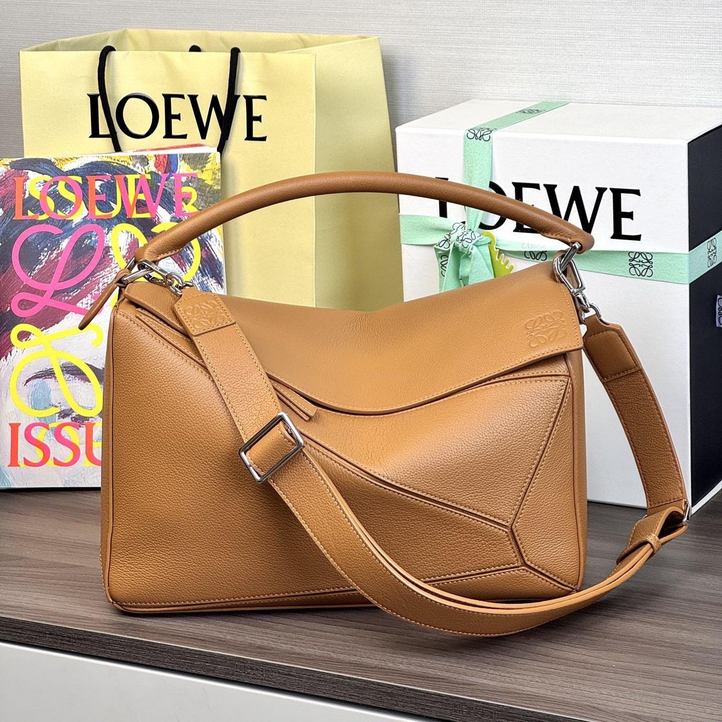 高仿Loewe*Puzzle系列2530單肩包棕色大號免檢版