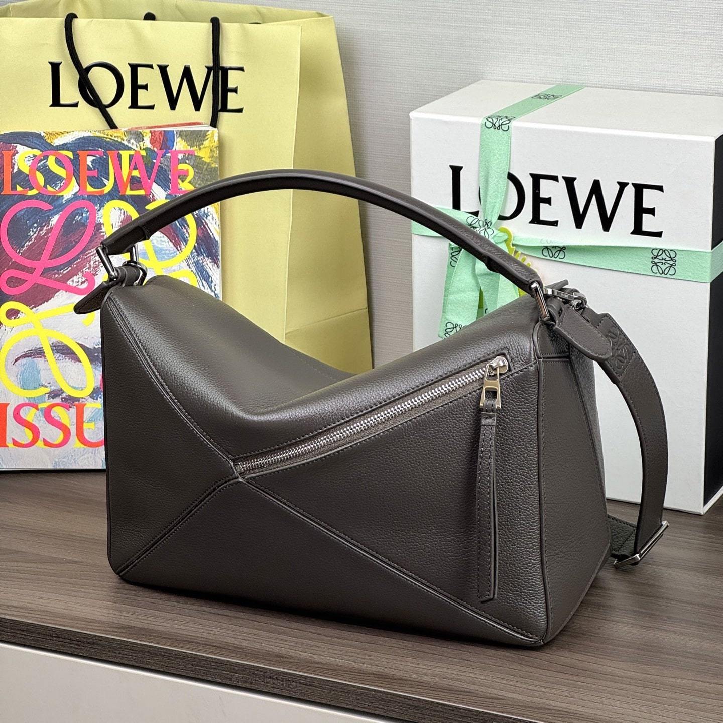高仿Loewe*Puzzle系列1220單肩包深灰色大號免檢版