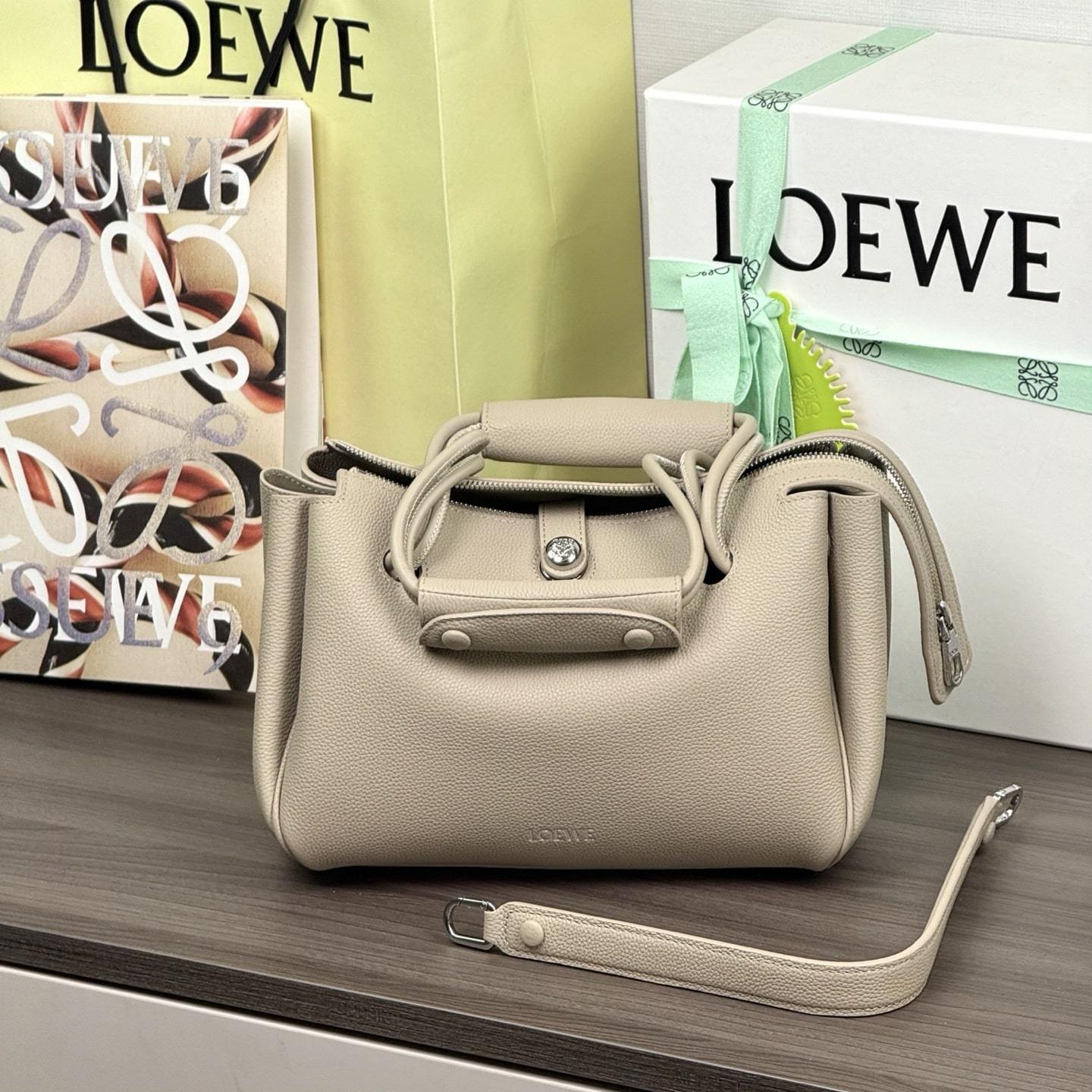 高仿Loewe*Madrid系列5541小牛皮手提袋黏土色小號免檢版