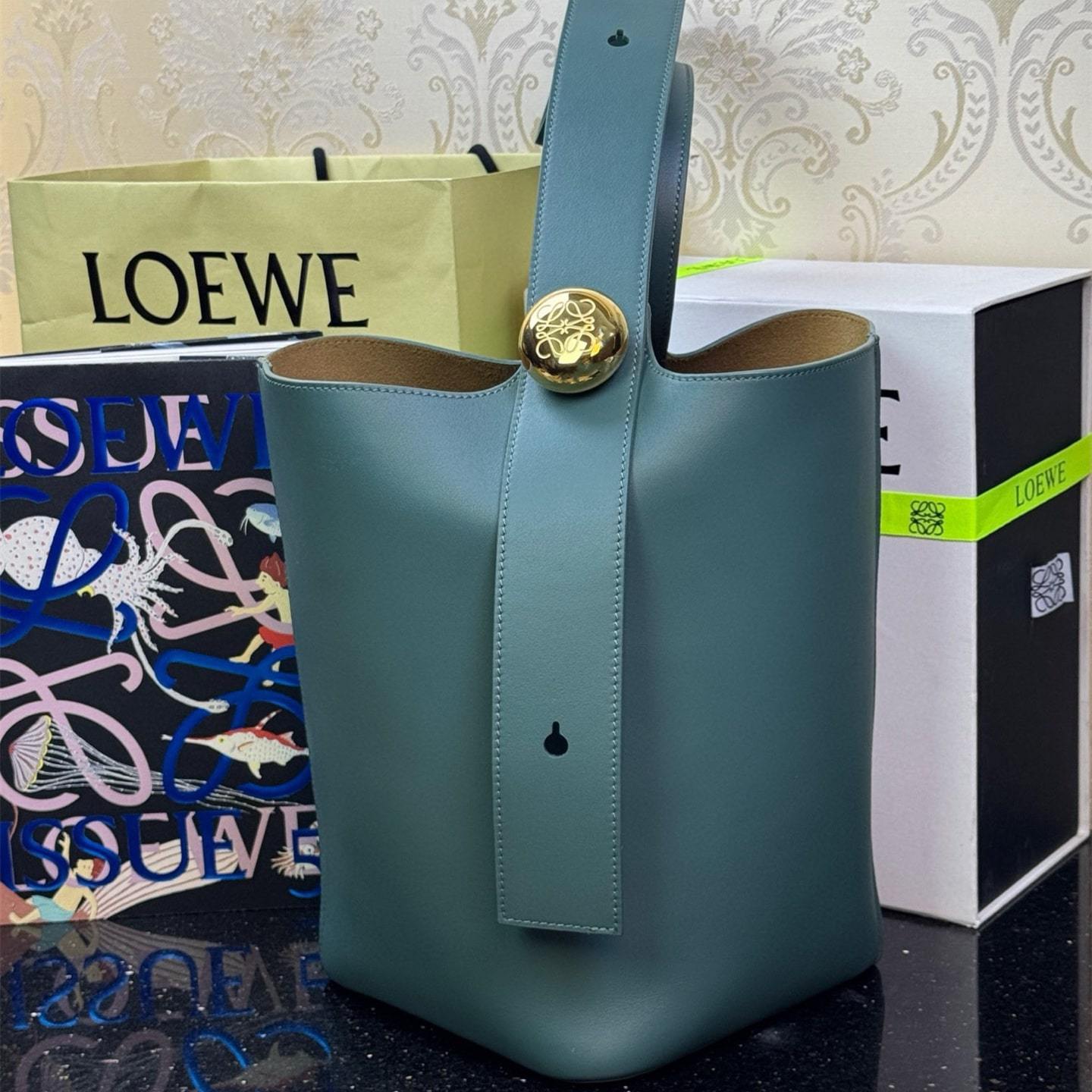 高仿Loewe*Bucket系列4535水桶包香根草色中號免檢版