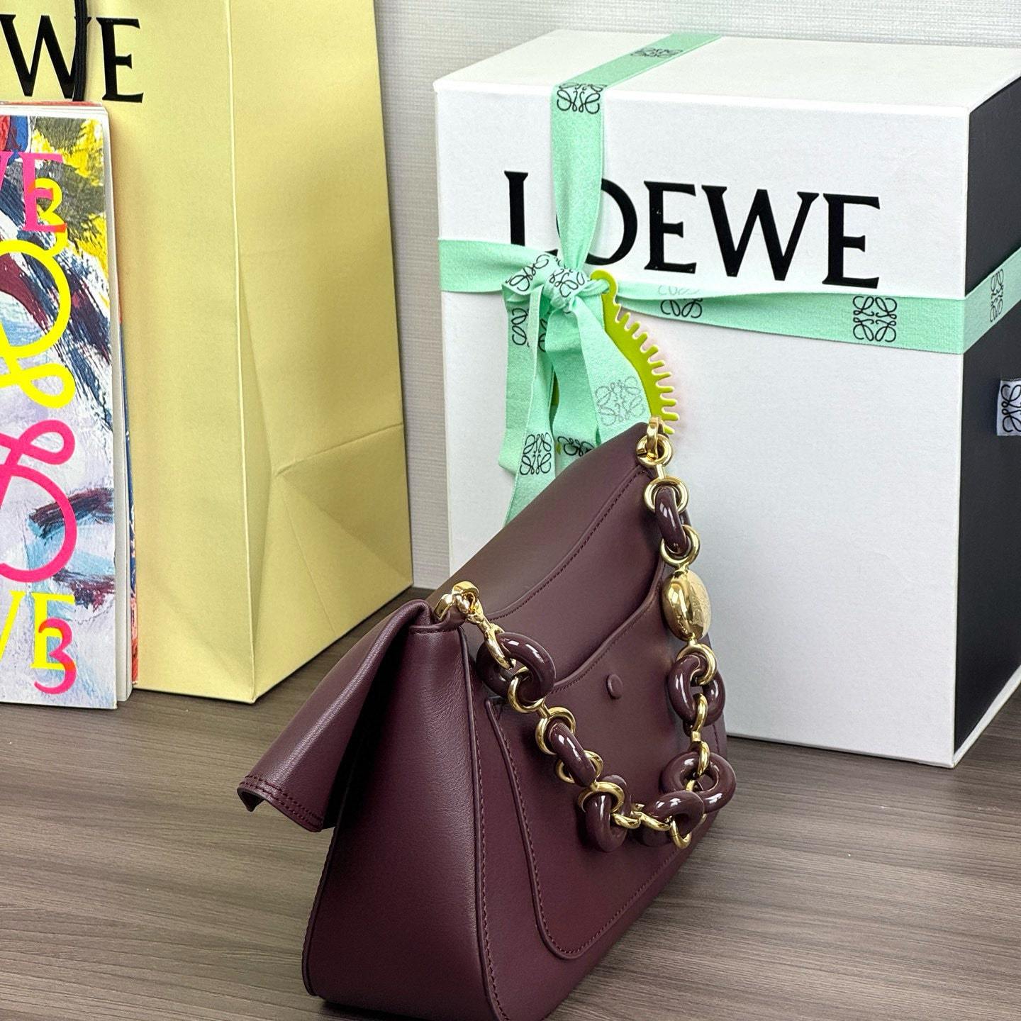 高仿Loewe*Ola系列7240小牛皮腋下包勃艮第紅中號免檢版