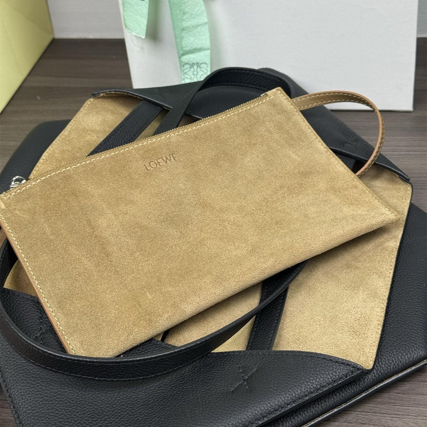 高仿Loewe*Fold系列1100幾何Tote包黑色中號免檢版