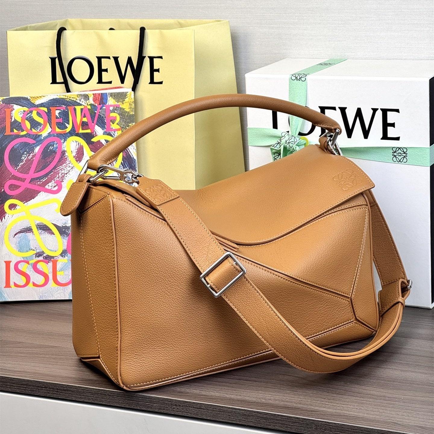 高仿Loewe*Puzzle系列2530單肩包棕色大號免檢版