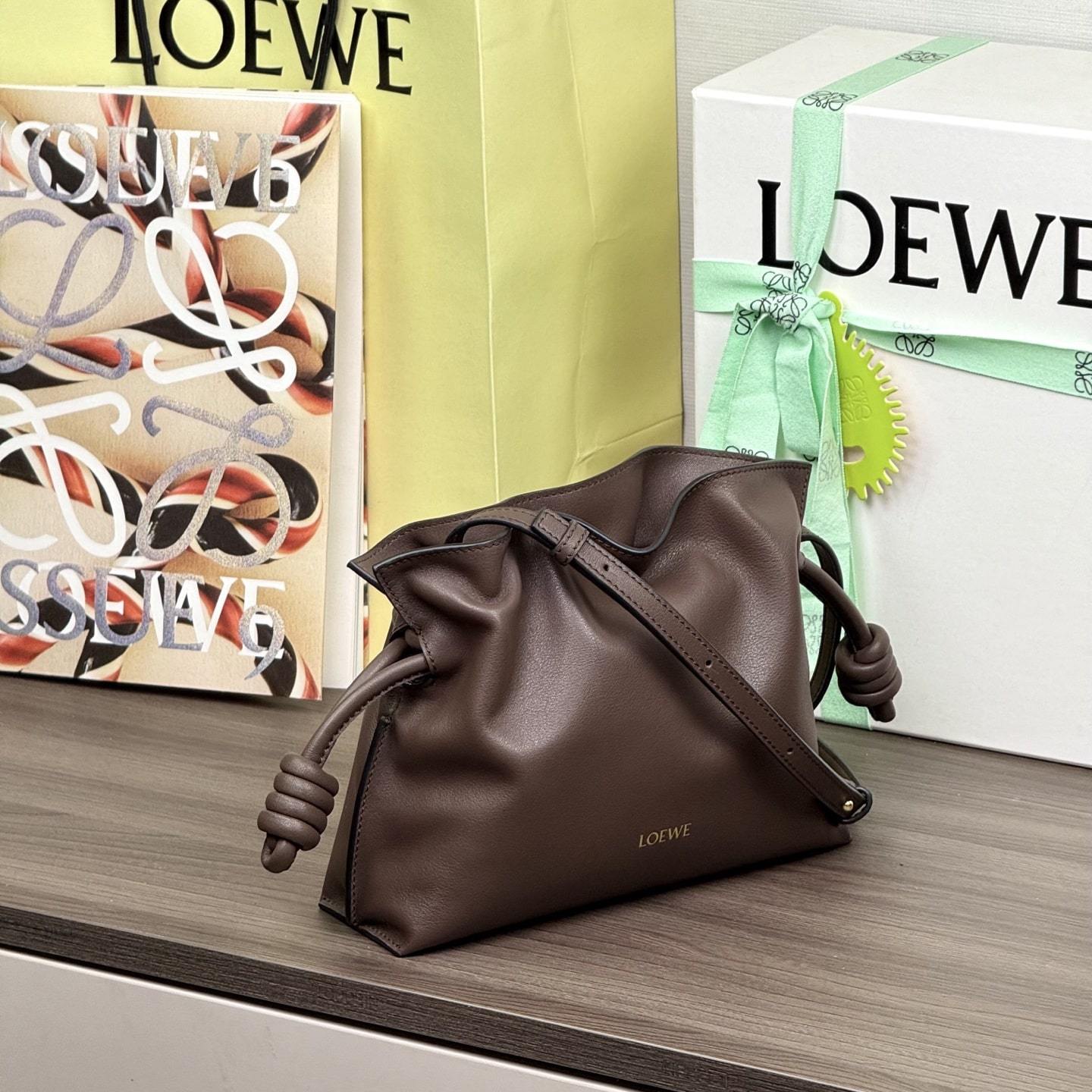 高仿Loewe*Flamenco系列3606福袋包咖啡色Mini免檢版