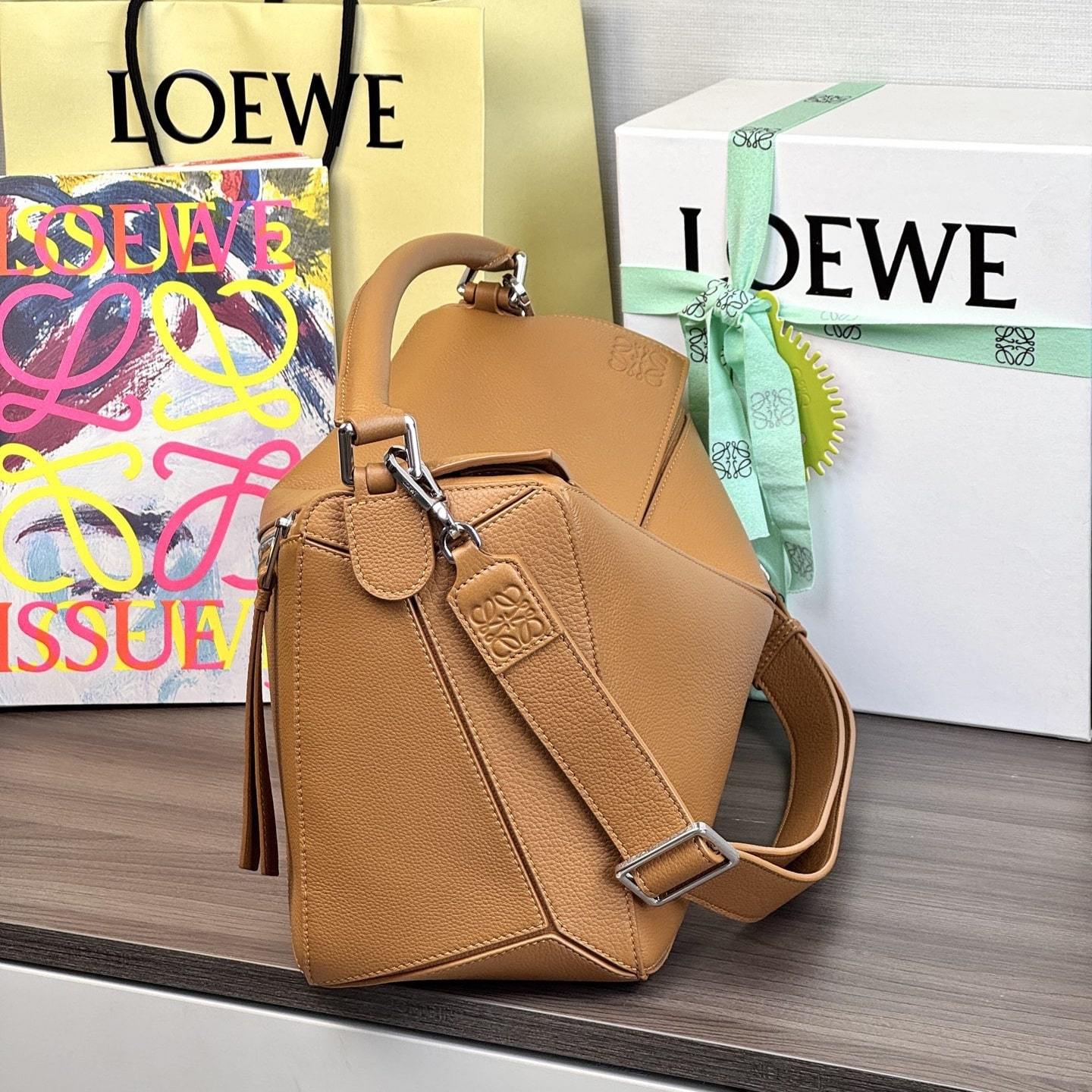 高仿Loewe*Puzzle系列2530單肩包棕色大號免檢版