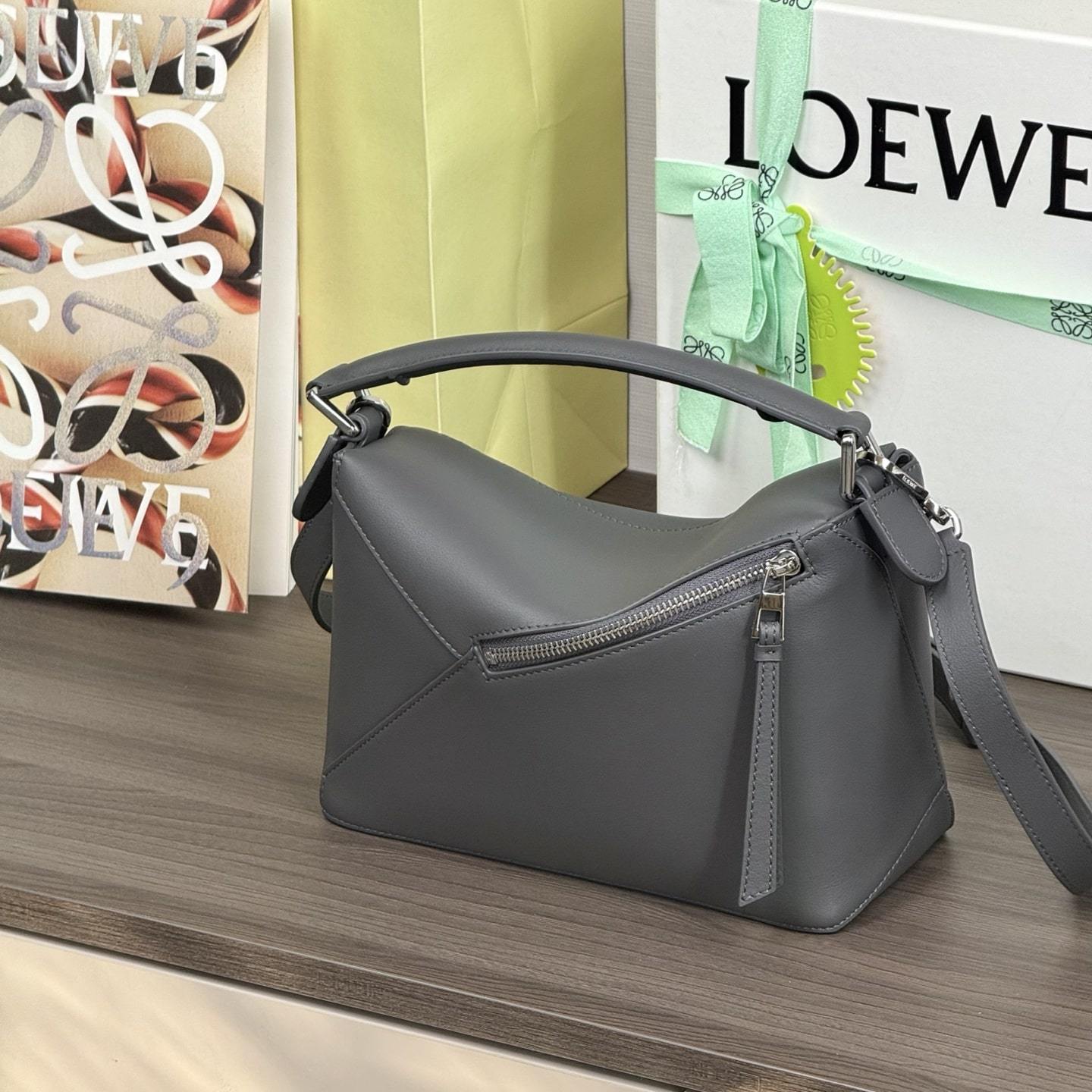 高仿Loewe*Puzzle系列6862單肩包灰色小號免檢版
