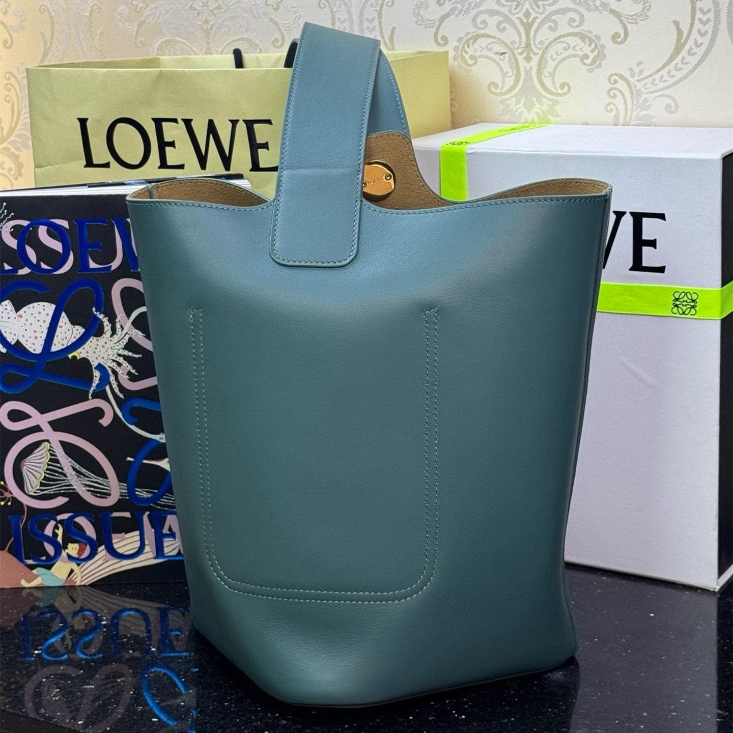 高仿Loewe*Bucket系列4535水桶包香根草色中號免檢版