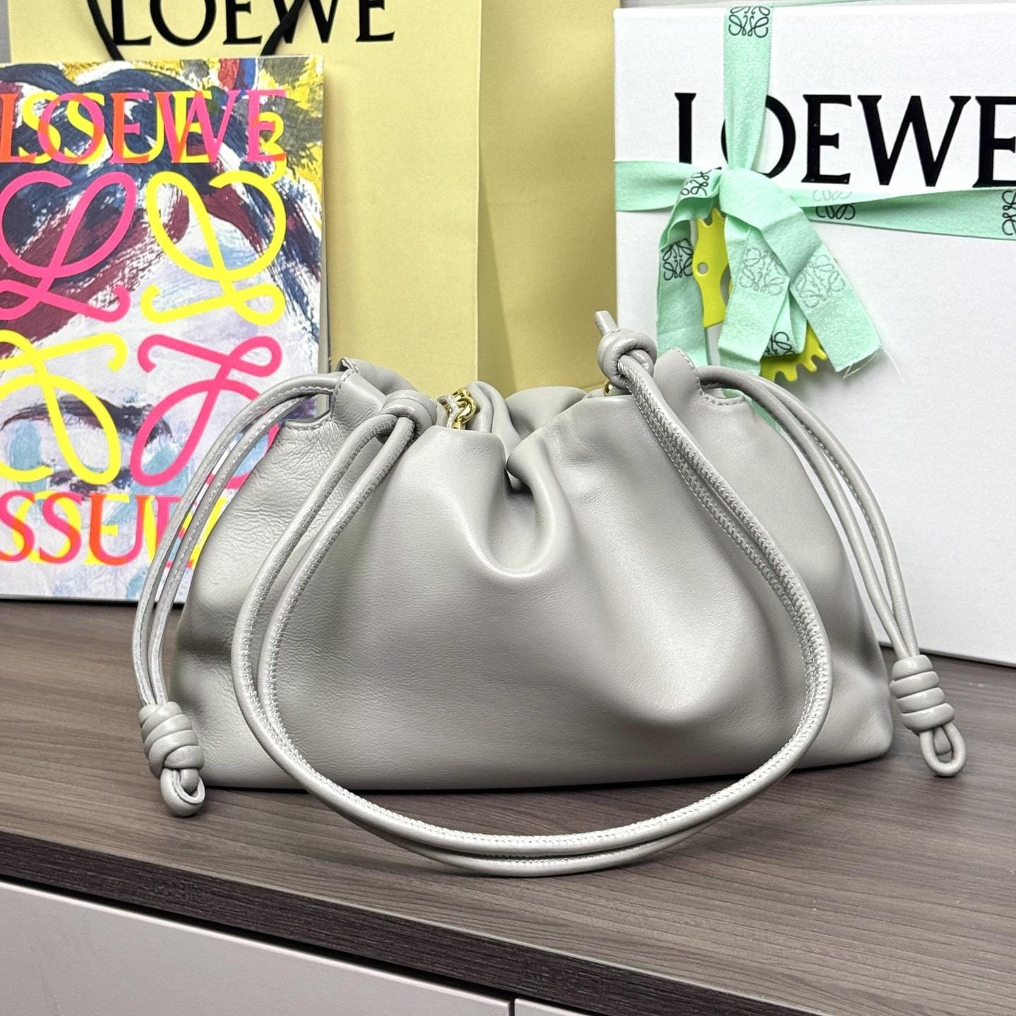 高仿Loewe*Flamenco系列6579小羊皮元寶袋灰色中號免檢版