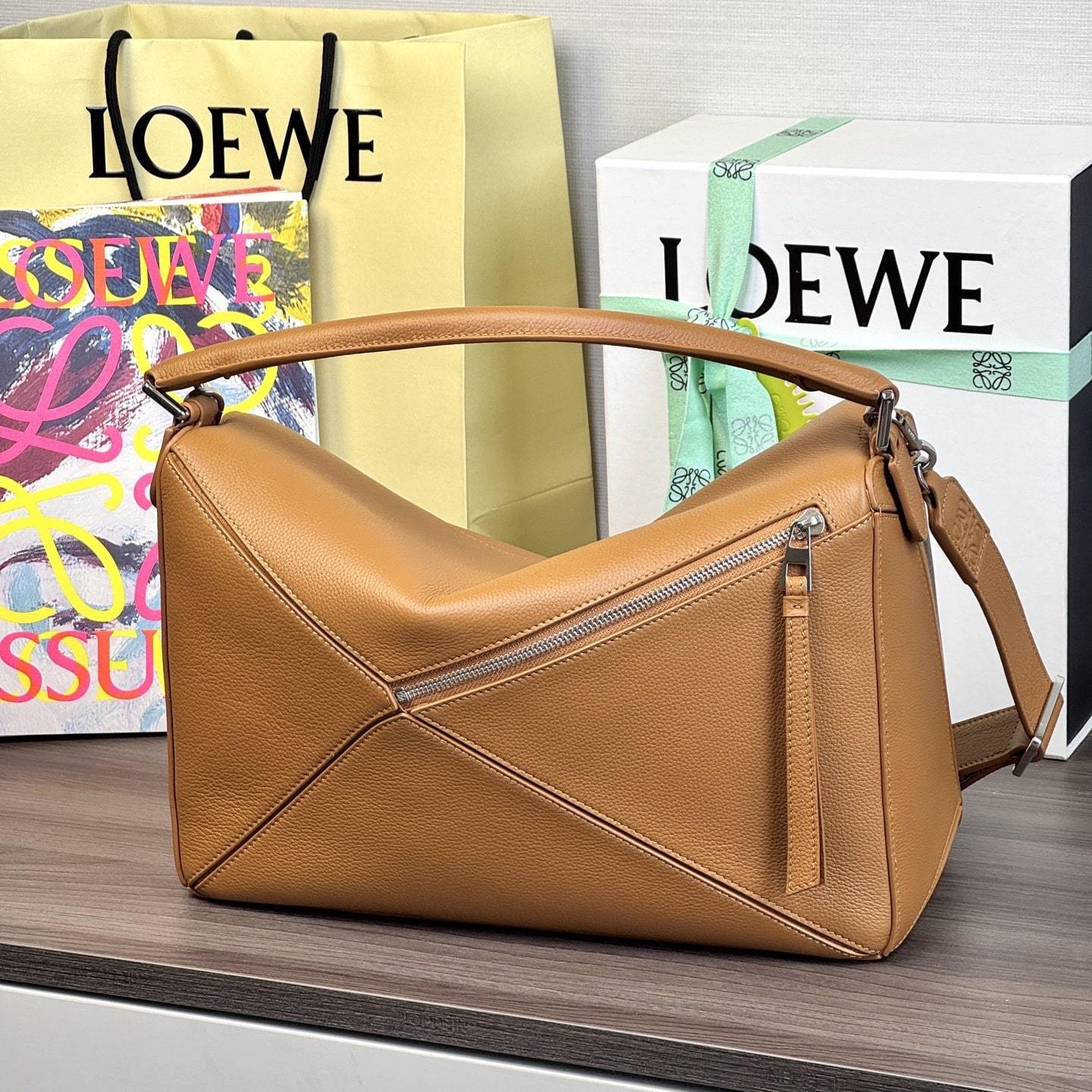 高仿Loewe*Puzzle系列2530單肩包棕色大號免檢版