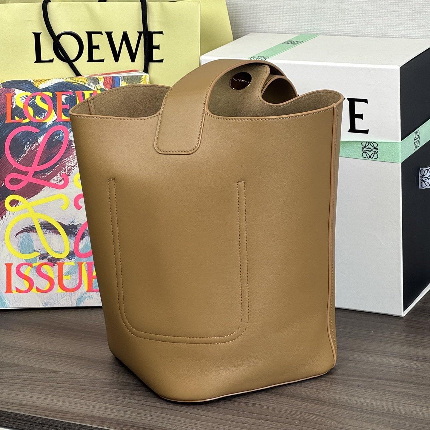高仿Loewe*Bucket系列3980水桶包橡木棕色中號免檢版