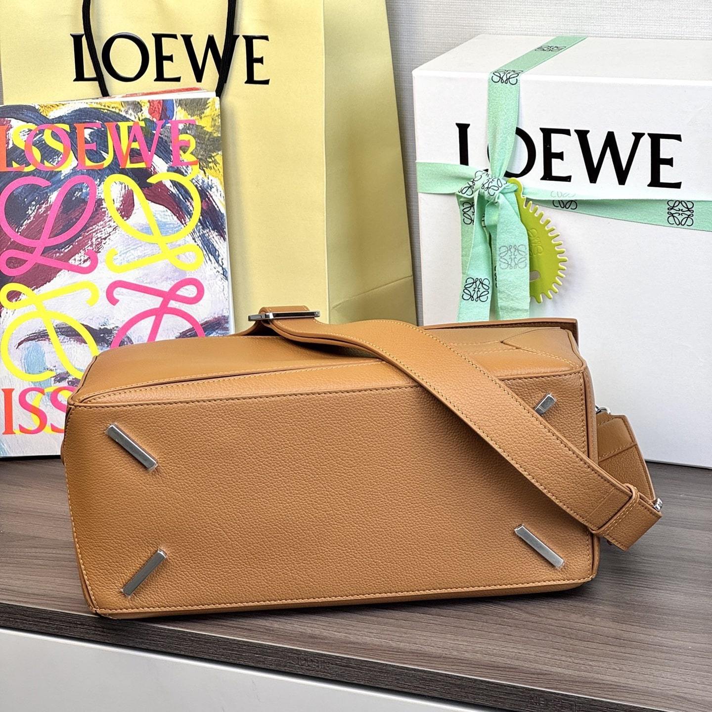 高仿Loewe*Puzzle系列2530單肩包棕色大號免檢版