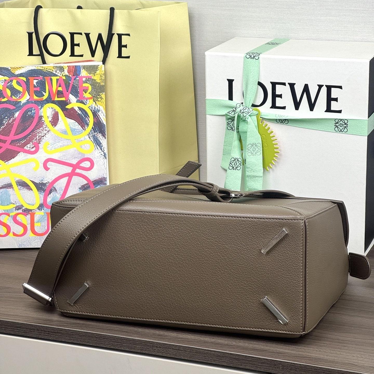 高仿Loewe*Puzzle系列6975單肩包褐色大號免檢版