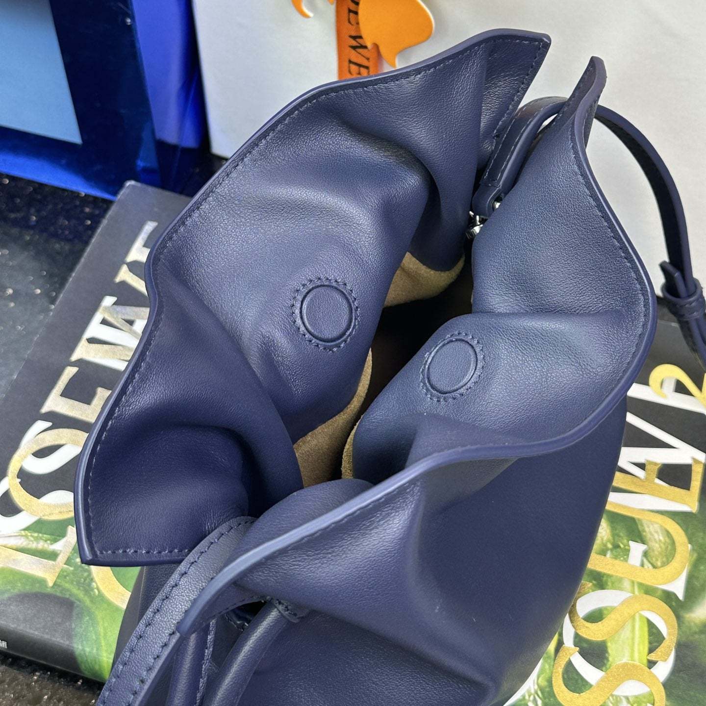 高仿Loewe*Flamenco系列4467福袋包深邃藍Mini免檢版