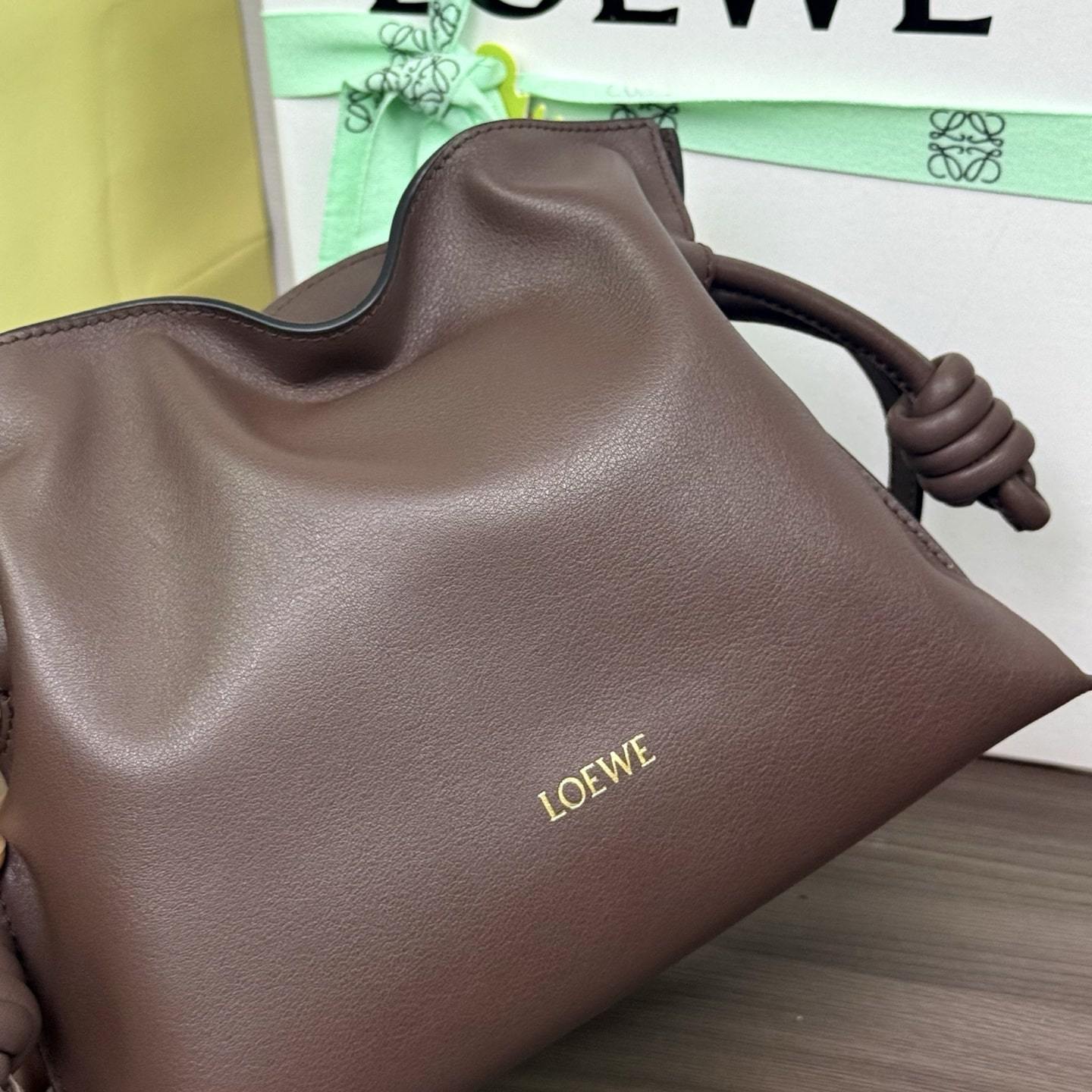高仿Loewe*Flamenco系列3606福袋包咖啡色Mini免檢版