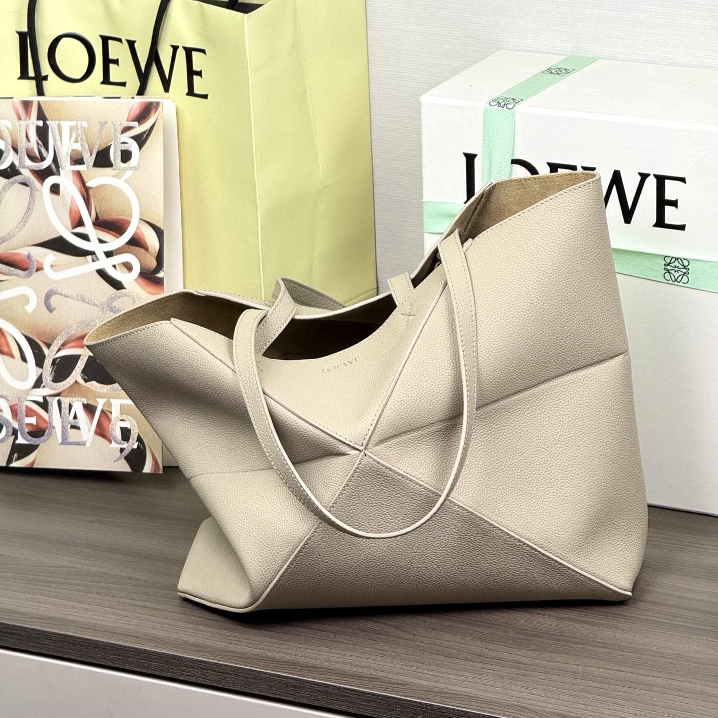高仿Loewe*Fold系列5541幾何Tote包陶土色中號免檢版