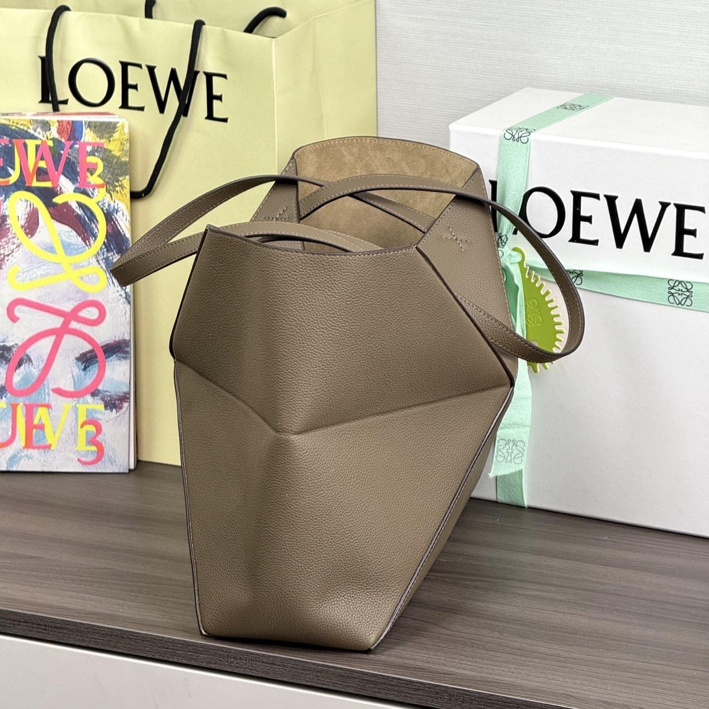 高仿Loewe*Fold系列3170幾何Tote包灰褐色中號免檢版