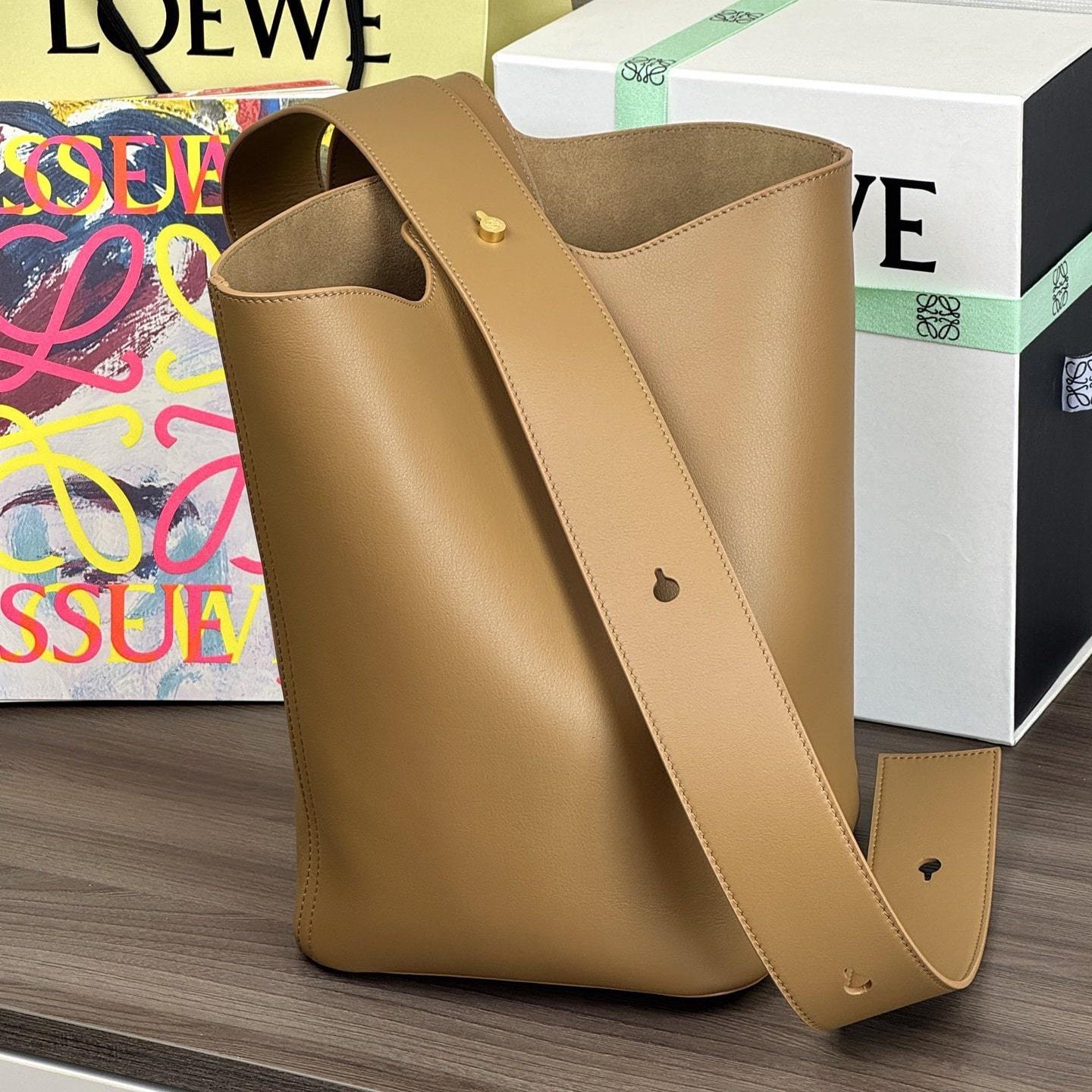 高仿Loewe*Bucket系列3980水桶包橡木棕色中號免檢版
