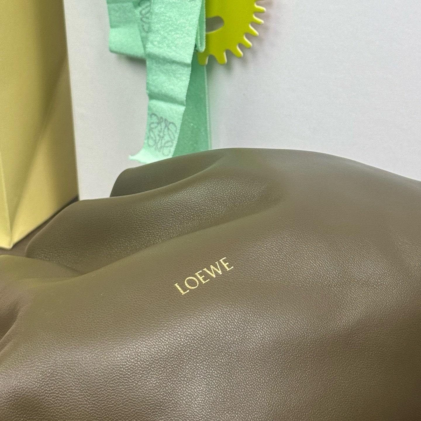 高仿Loewe*Flamenco系列3969小羊皮元寶袋卡其綠中號免檢版