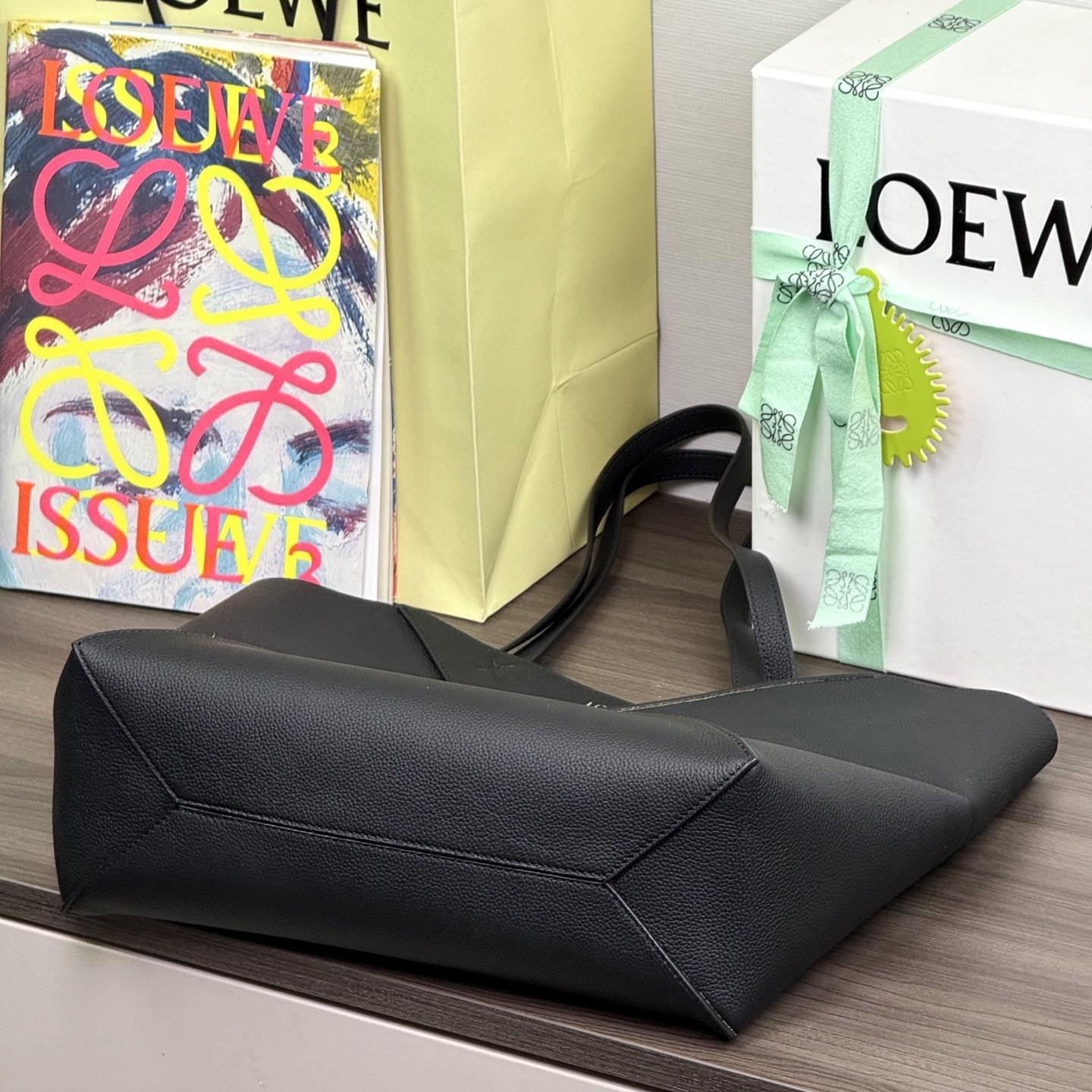 高仿Loewe*Fold系列1100幾何Tote包黑色中號免檢版