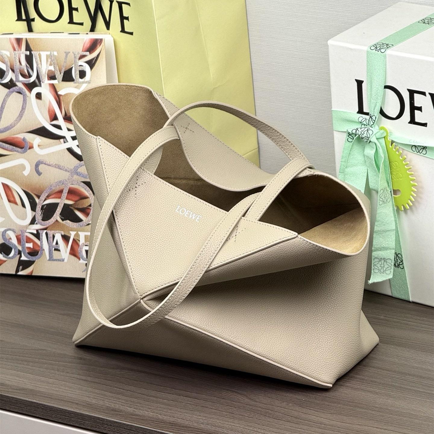 高仿Loewe*Fold系列5541幾何Tote包陶土色中號免檢版