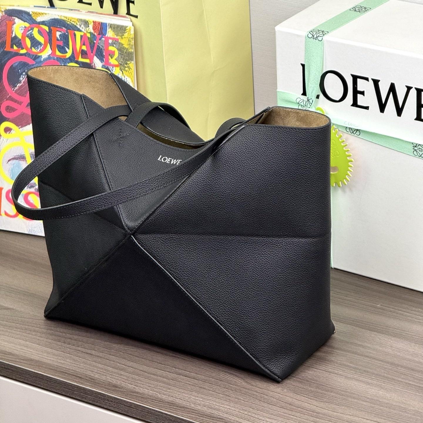 高仿Loewe*Fold系列1100幾何Tote包黑色中號免檢版