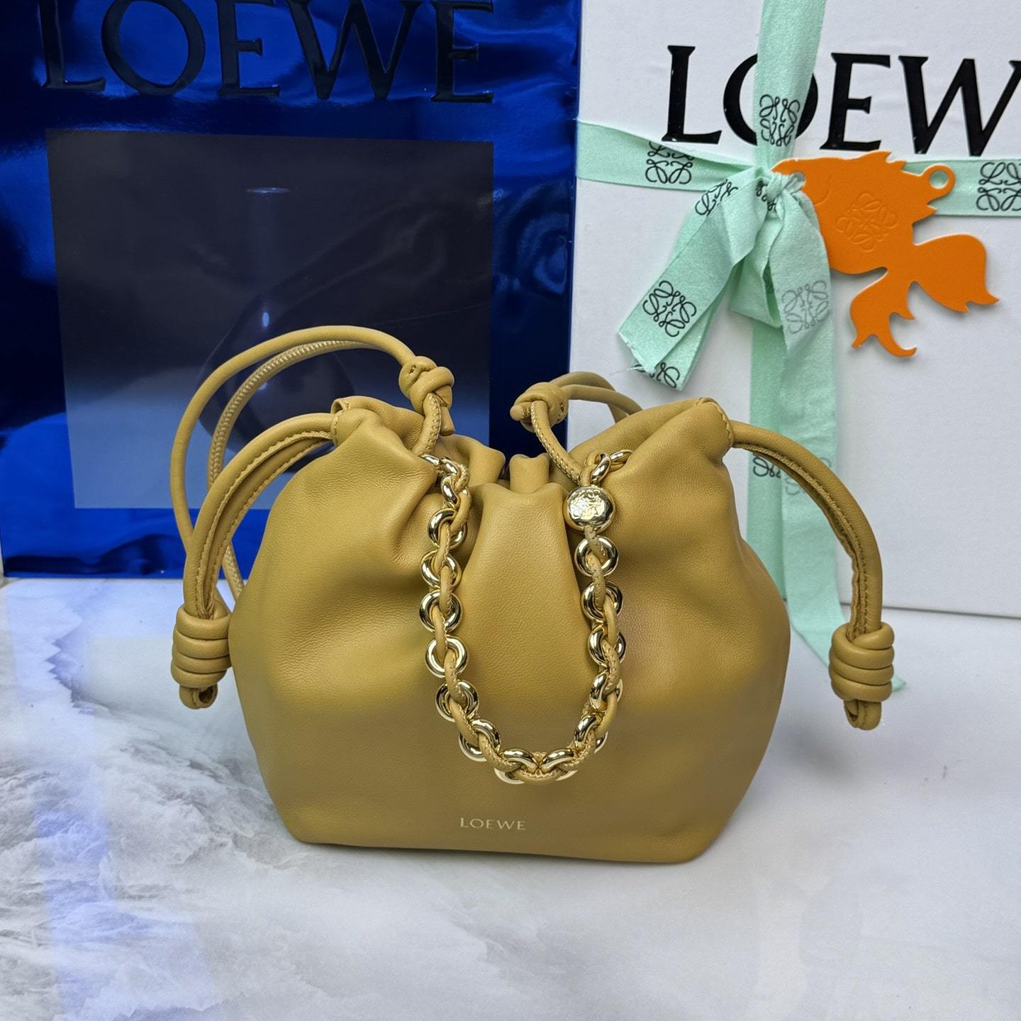 高仿Loewe*Flamenco系列6715小羊皮元寶袋沙漠黃Mini免檢版