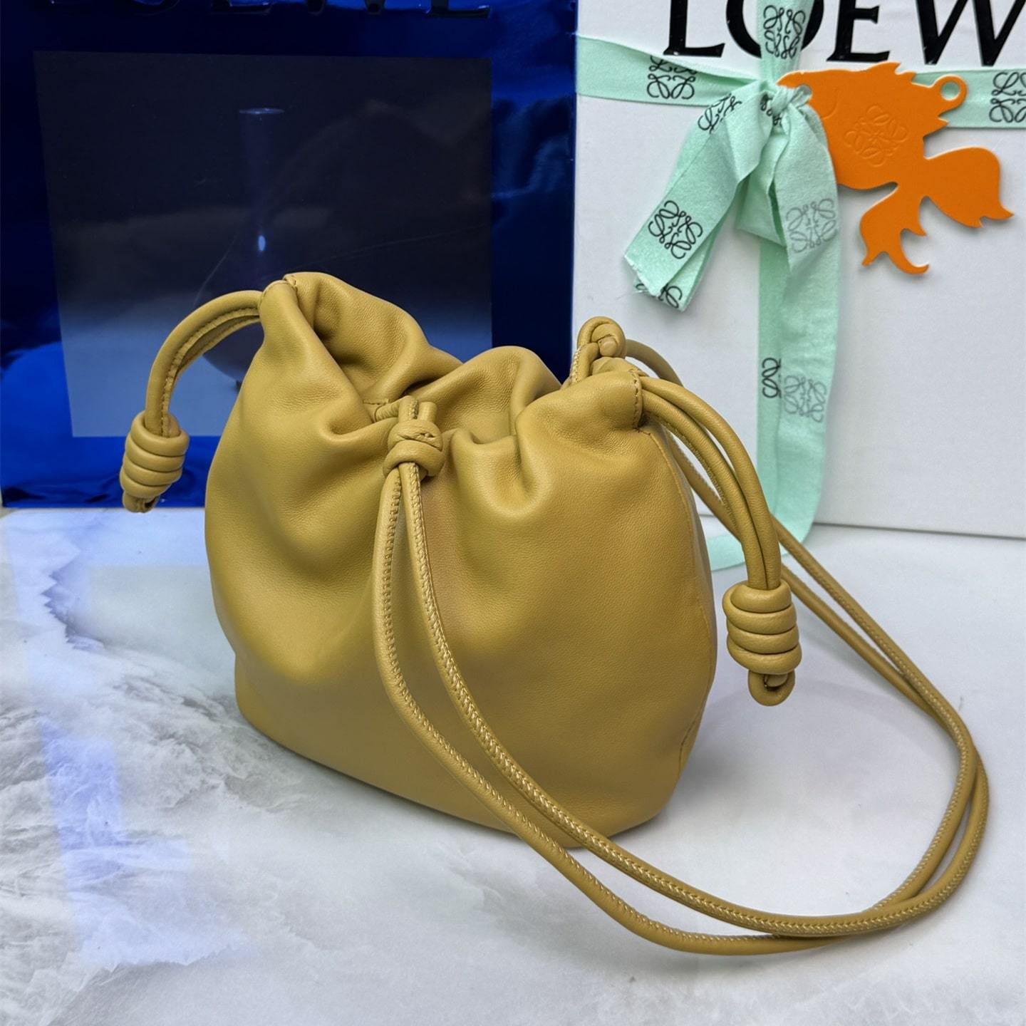 高仿Loewe*Flamenco系列6715小羊皮元寶袋沙漠黃Mini免檢版