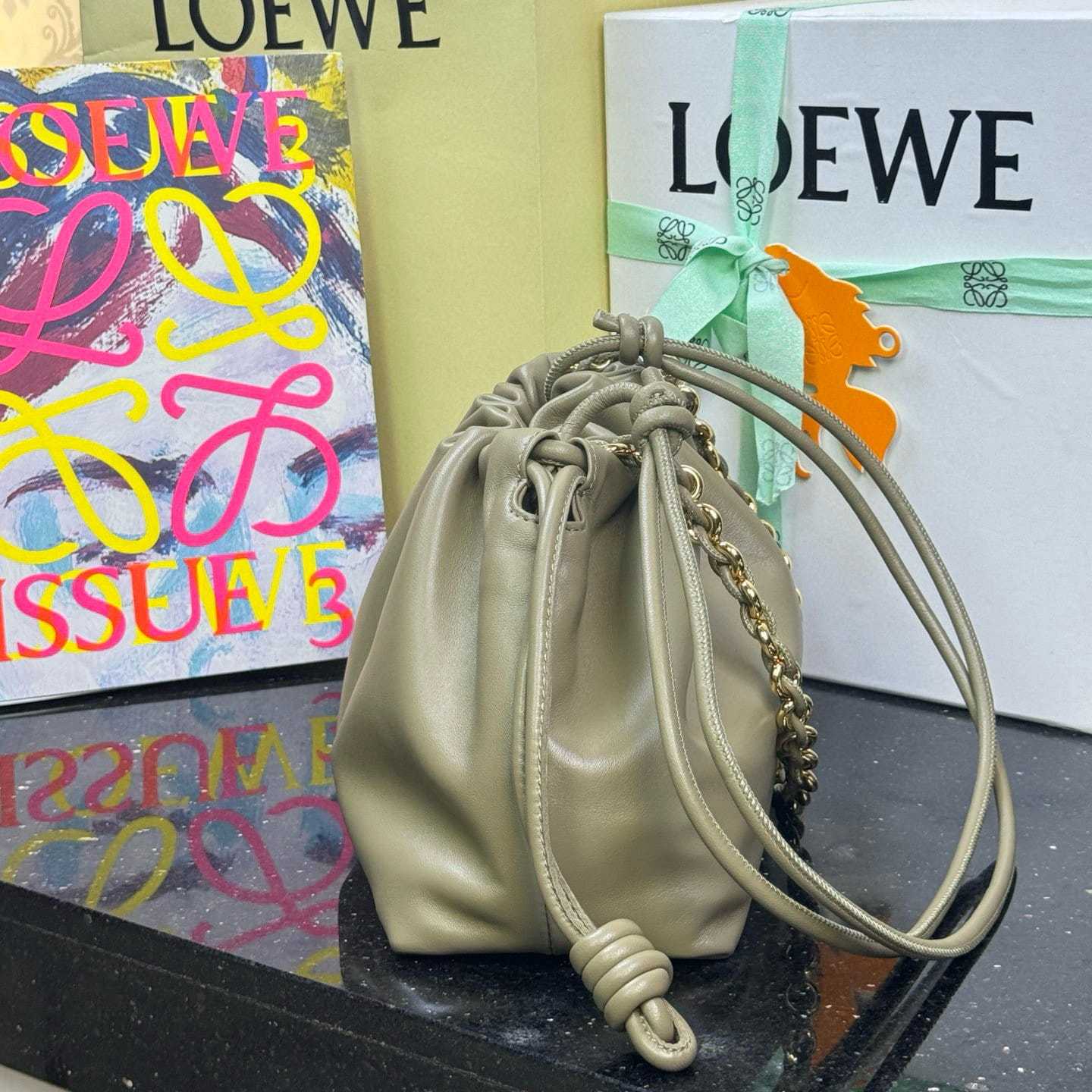 高仿Loewe*Flamenco系列4787小羊皮元寶袋桉樹綠中號免檢版