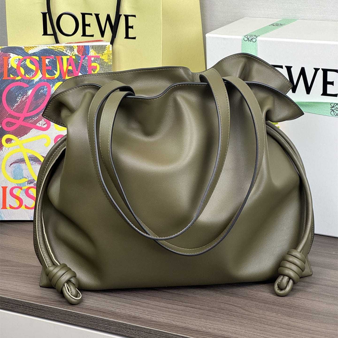 高仿Loewe*Flamenco系列3969購物袋卡其綠大號免檢版