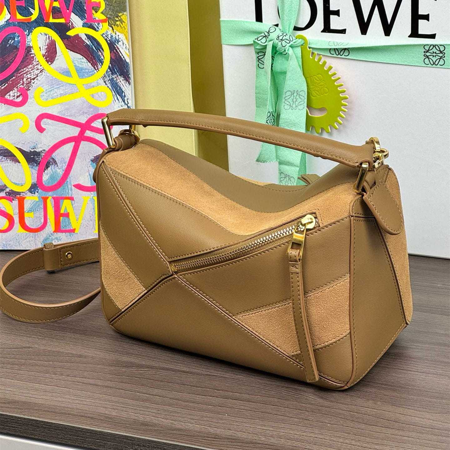 高仿Loewe*Puzzle系列3980單肩包橡木棕小號免檢版