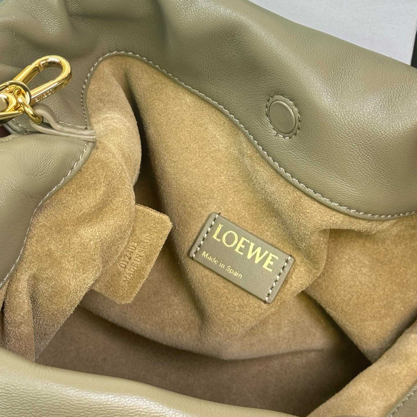 高仿Loewe*Flamenco系列4787小羊皮元寶袋桉樹綠中號免檢版