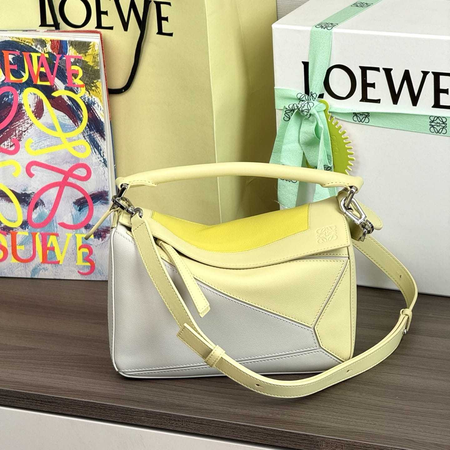 高仿Loewe*Puzzle系列0144幾何拼接手袋黃晶色小號免檢版