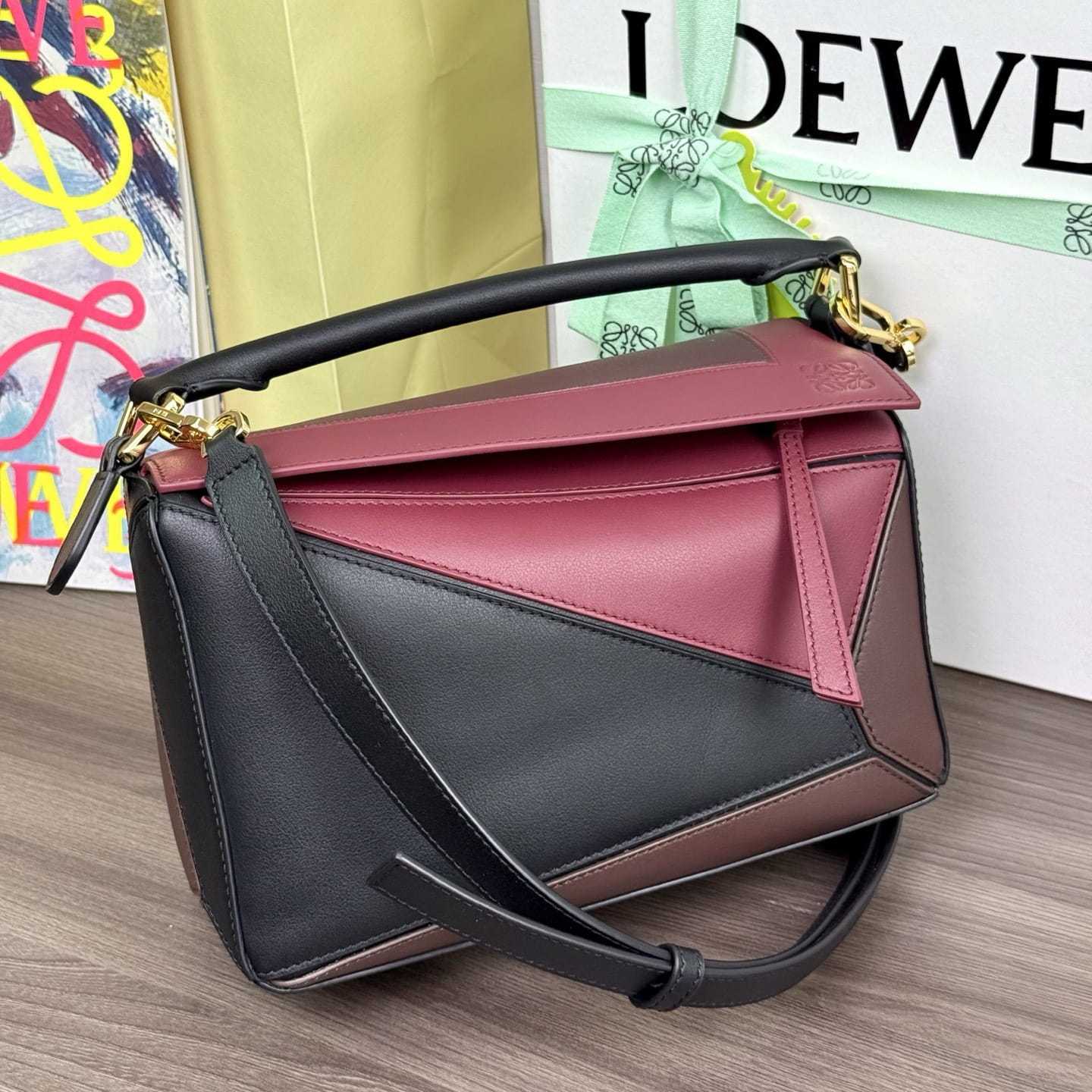 高仿Loewe*Puzzle系列1101幾何拼接手袋黑紅色小號免檢版
