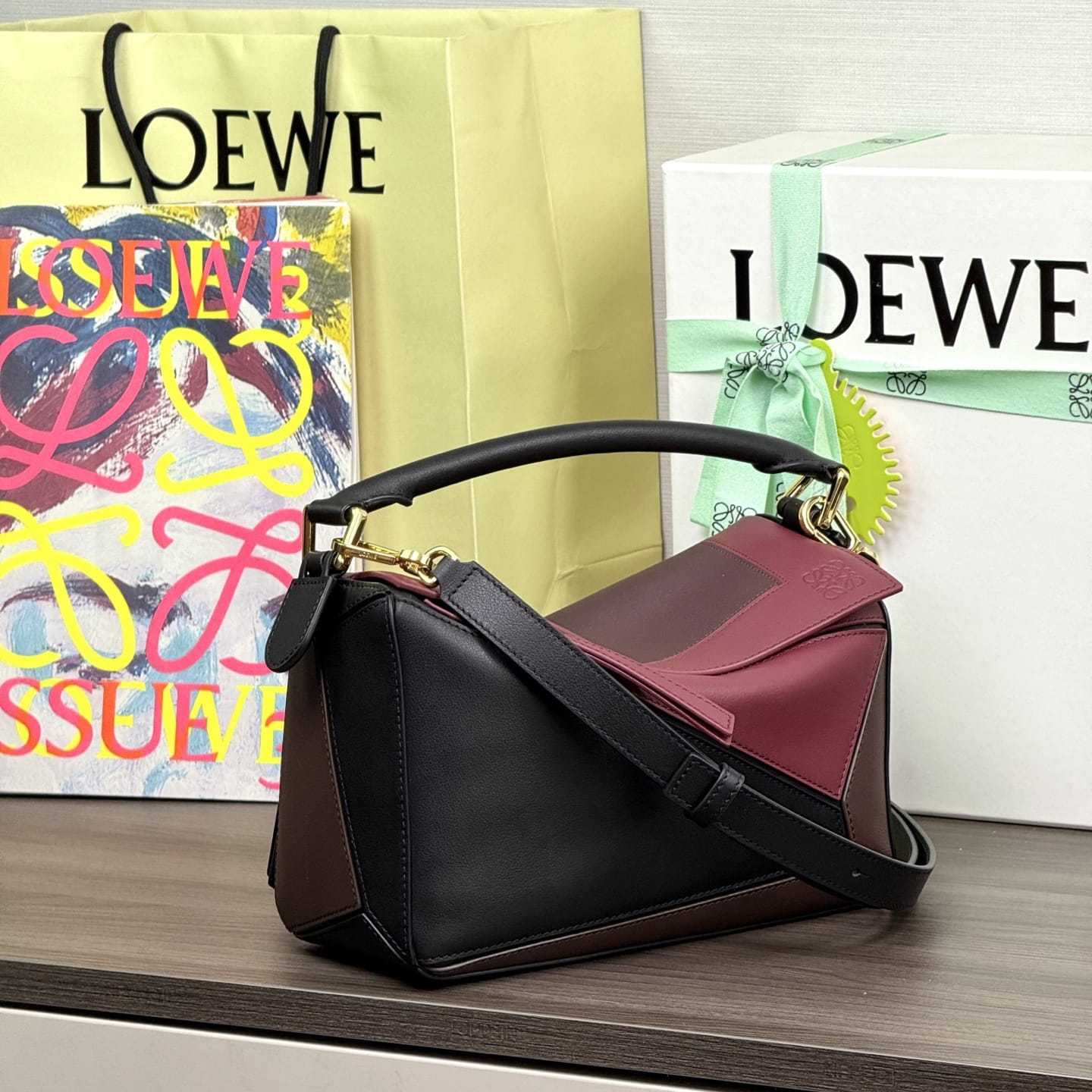 高仿Loewe*Puzzle系列1101幾何拼接手袋黑紅色小號免檢版
