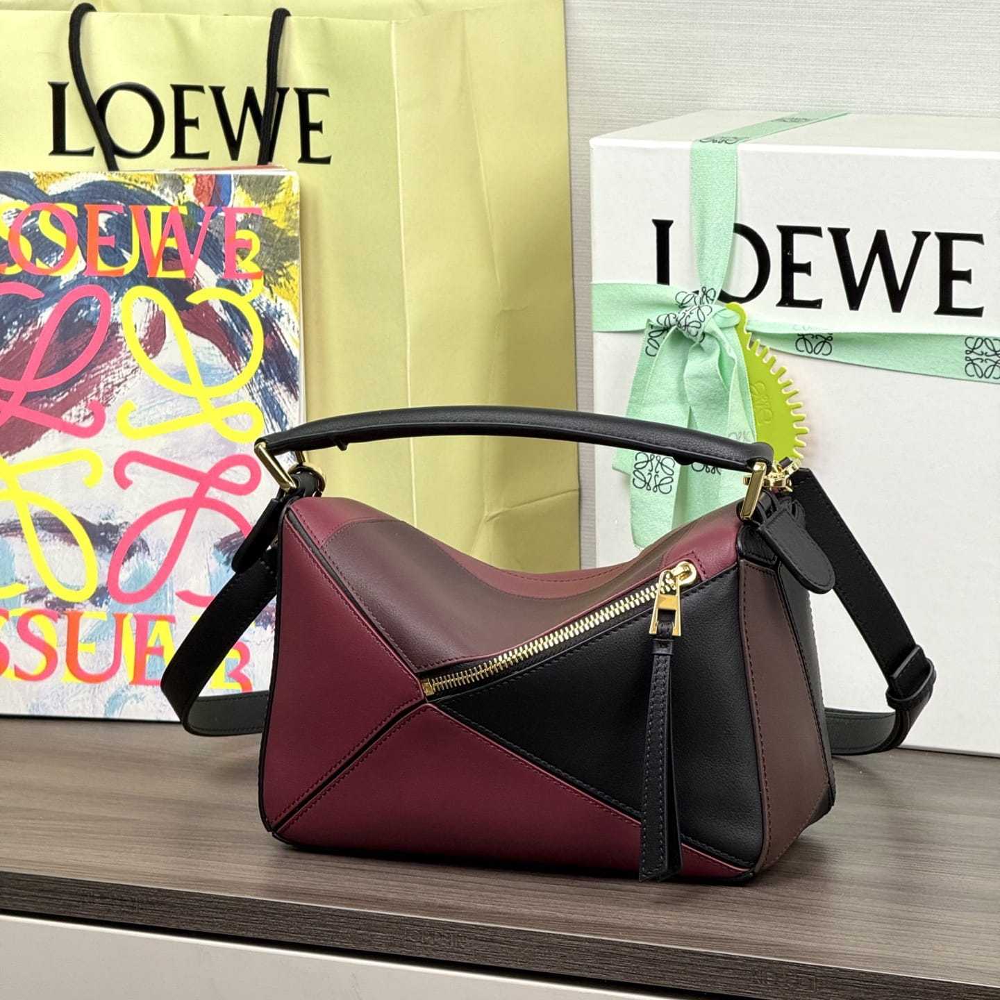 高仿Loewe*Puzzle系列1101幾何拼接手袋黑紅色小號免檢版