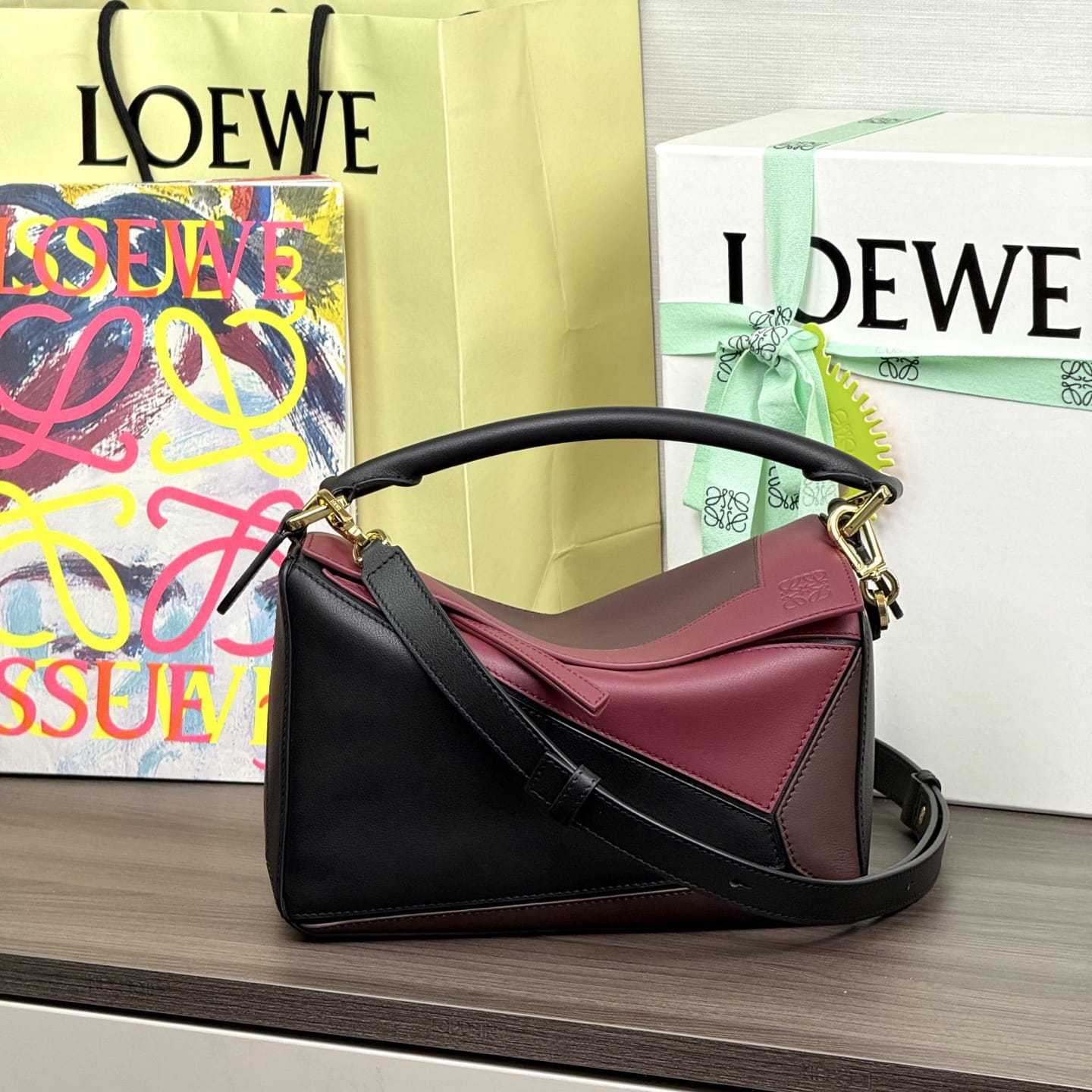 高仿Loewe*Puzzle系列1101幾何拼接手袋黑紅色小號免檢版