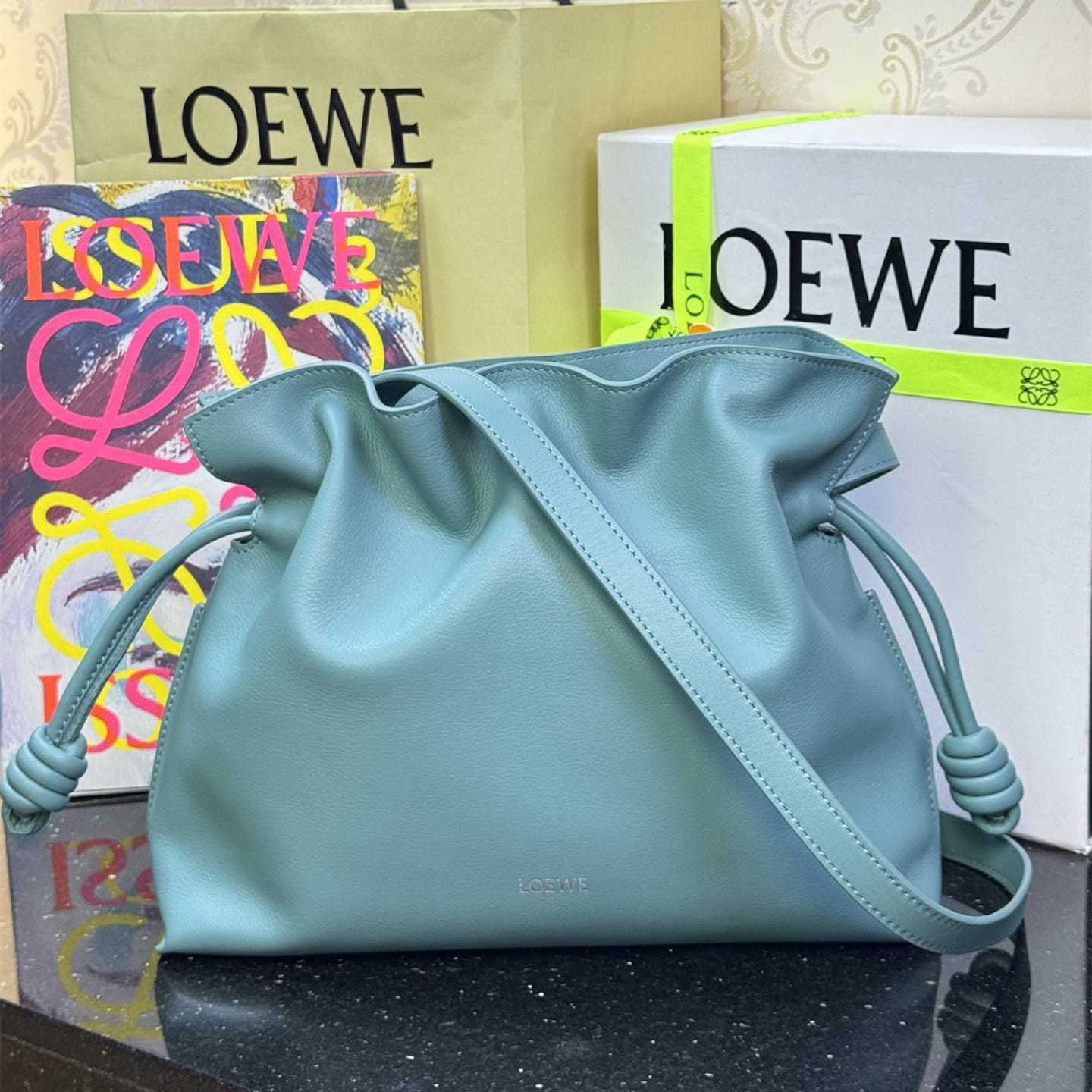 高仿Loewe*Flamenco系列4412小牛皮雲朵包水藍色中號免檢版